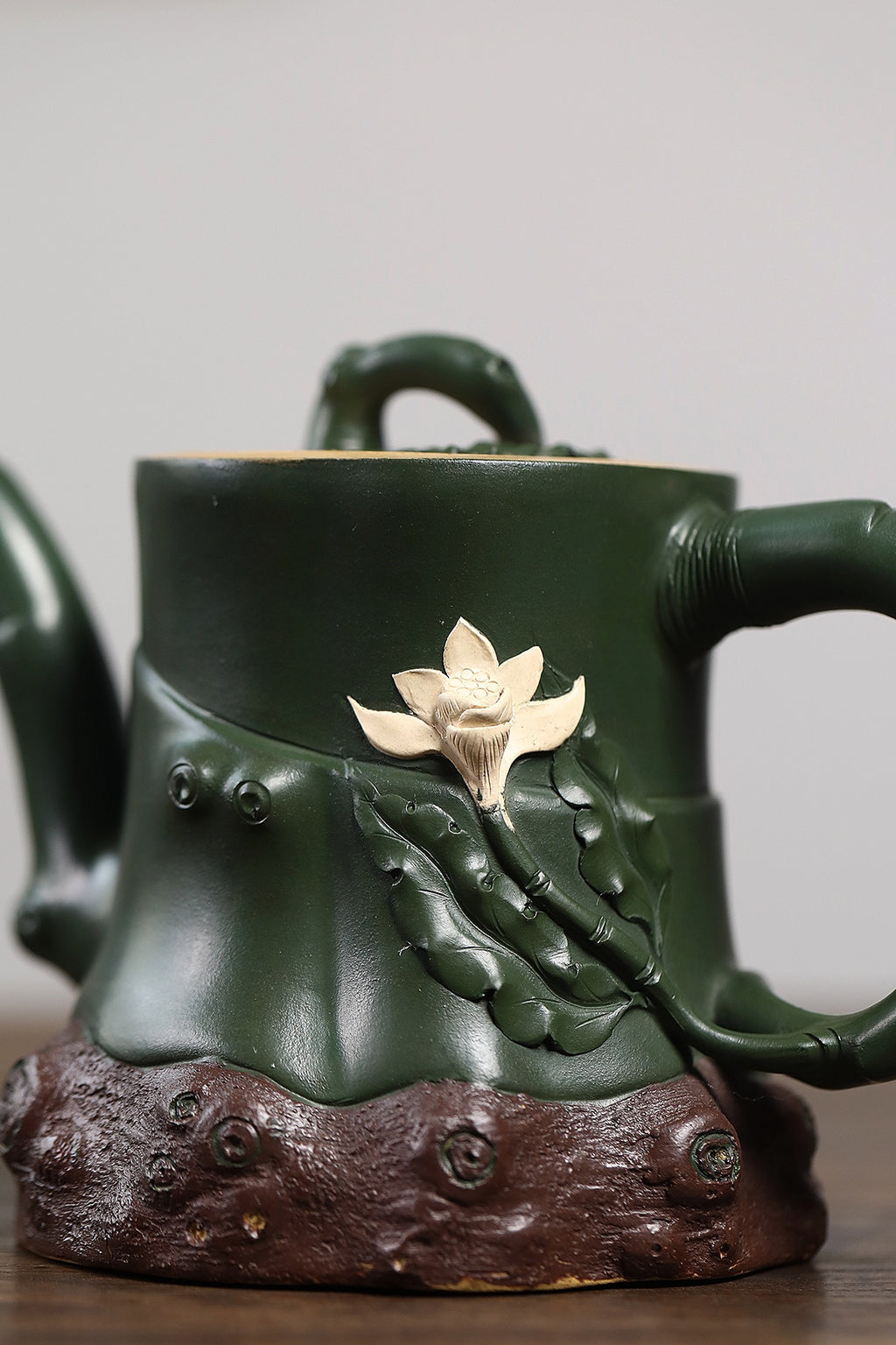蒋艺华大师·重器传承·紫砂七老花器泰斗蒋蓉·唯一传人佳作【玉兰套组壶】原矿极品本山绿泥·420cc