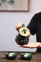 蒋艺华大师·重器传承·紫砂七老花器泰斗蒋蓉·唯一传人佳作【玉兰套组壶】原矿极品本山绿泥·420cc