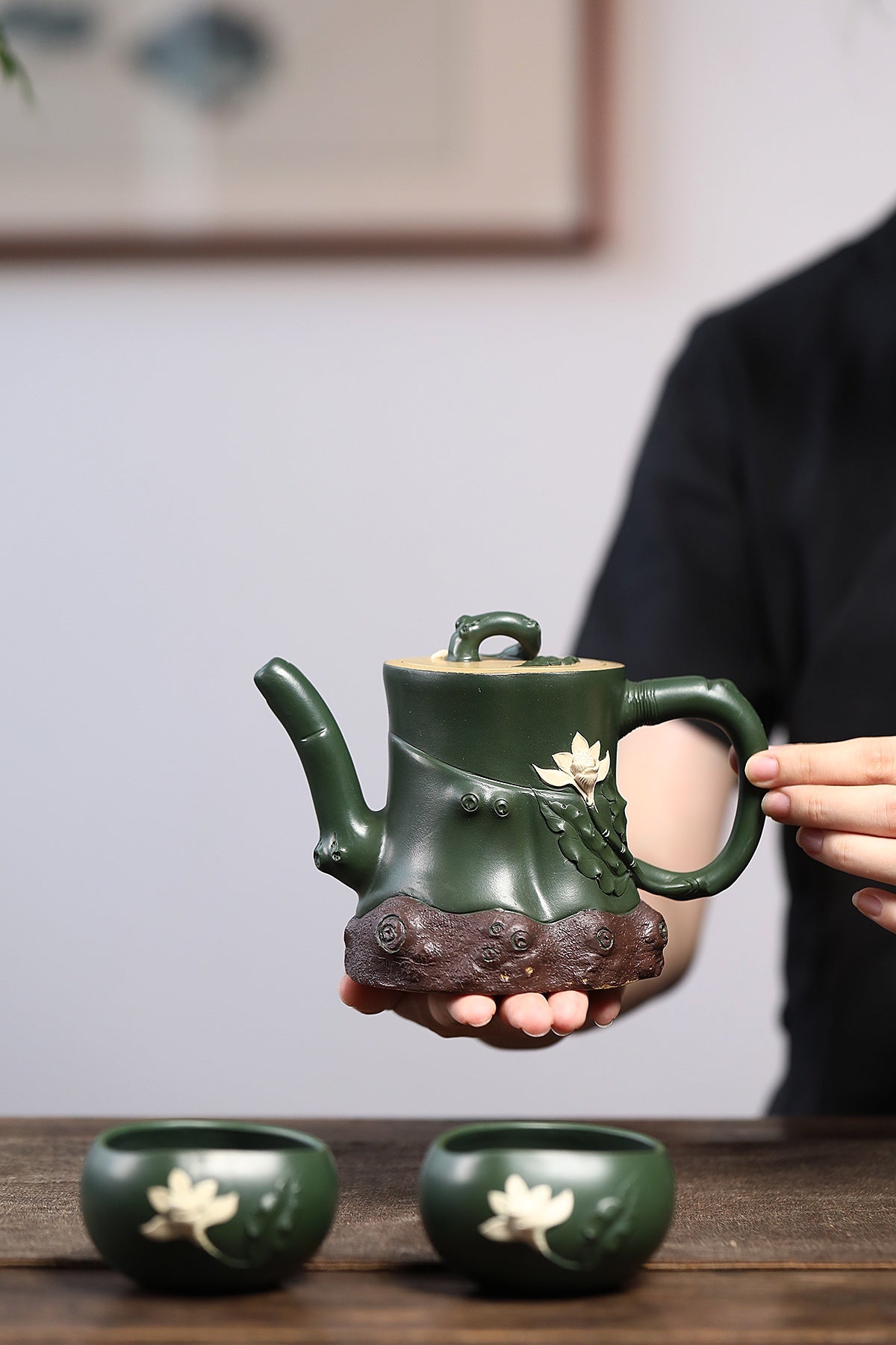蒋艺华大师·重器传承·紫砂七老花器泰斗蒋蓉·唯一传人佳作【玉兰套组壶】原矿极品本山绿泥·420cc