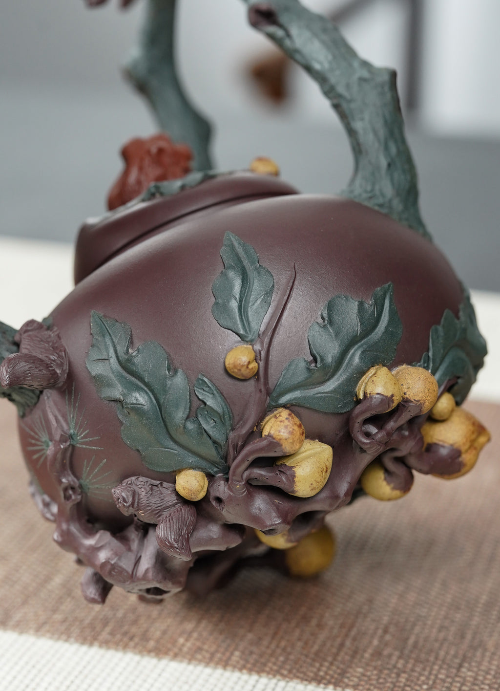 蒋艺华大师·重器传承·紫砂七老花器泰斗蒋蓉·唯一传人佳作【圣桃提梁壶】原矿极品老紫泥·550cc