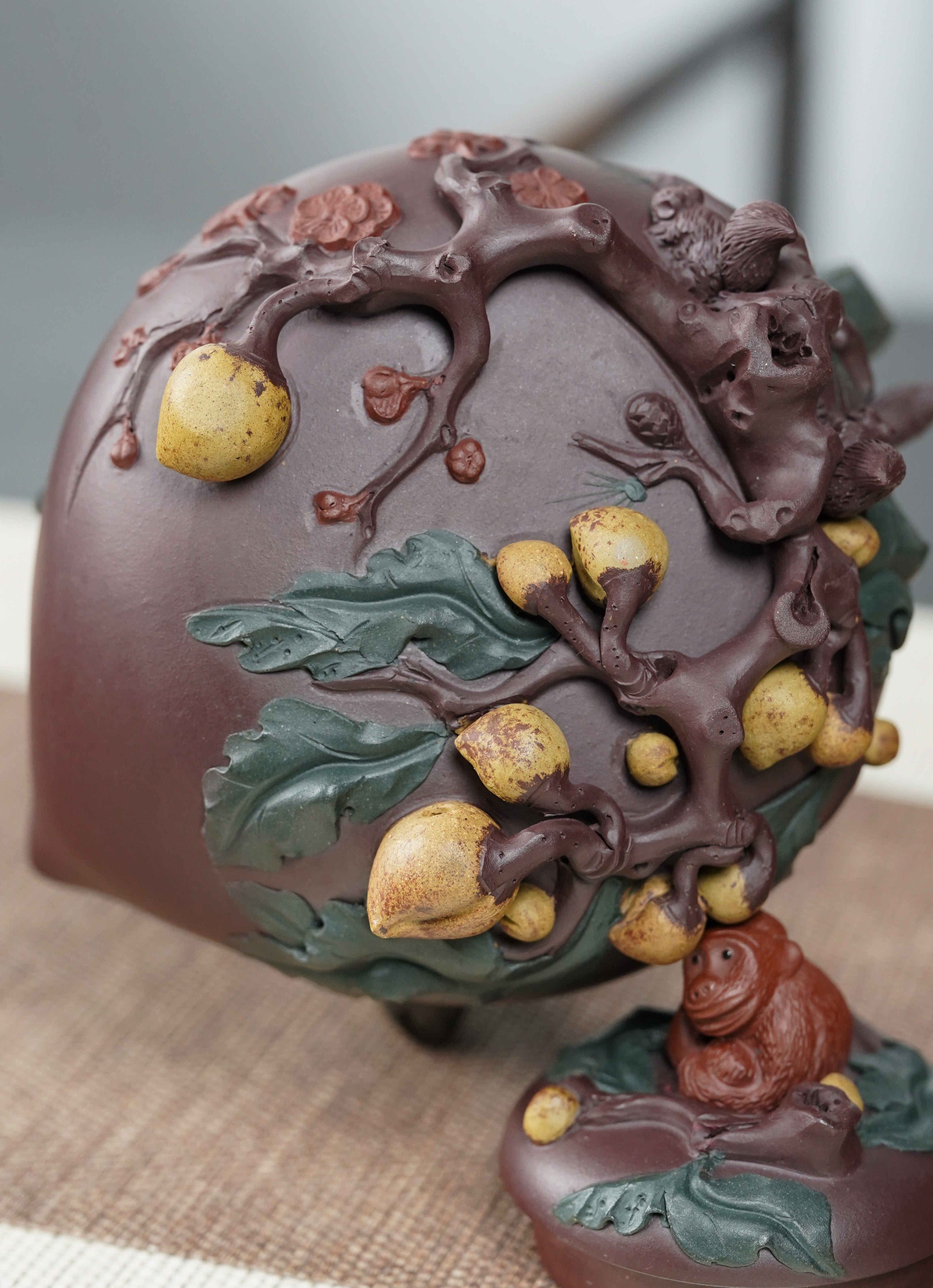 蒋艺华大师·重器传承·紫砂七老花器泰斗蒋蓉·唯一传人佳作【圣桃提梁壶】原矿极品老紫泥·550cc