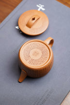 郑求标大师心经至尊藏品· 双心经+微刻吉祥经《汉瓦壶》原矿极品黄金段泥·180CC