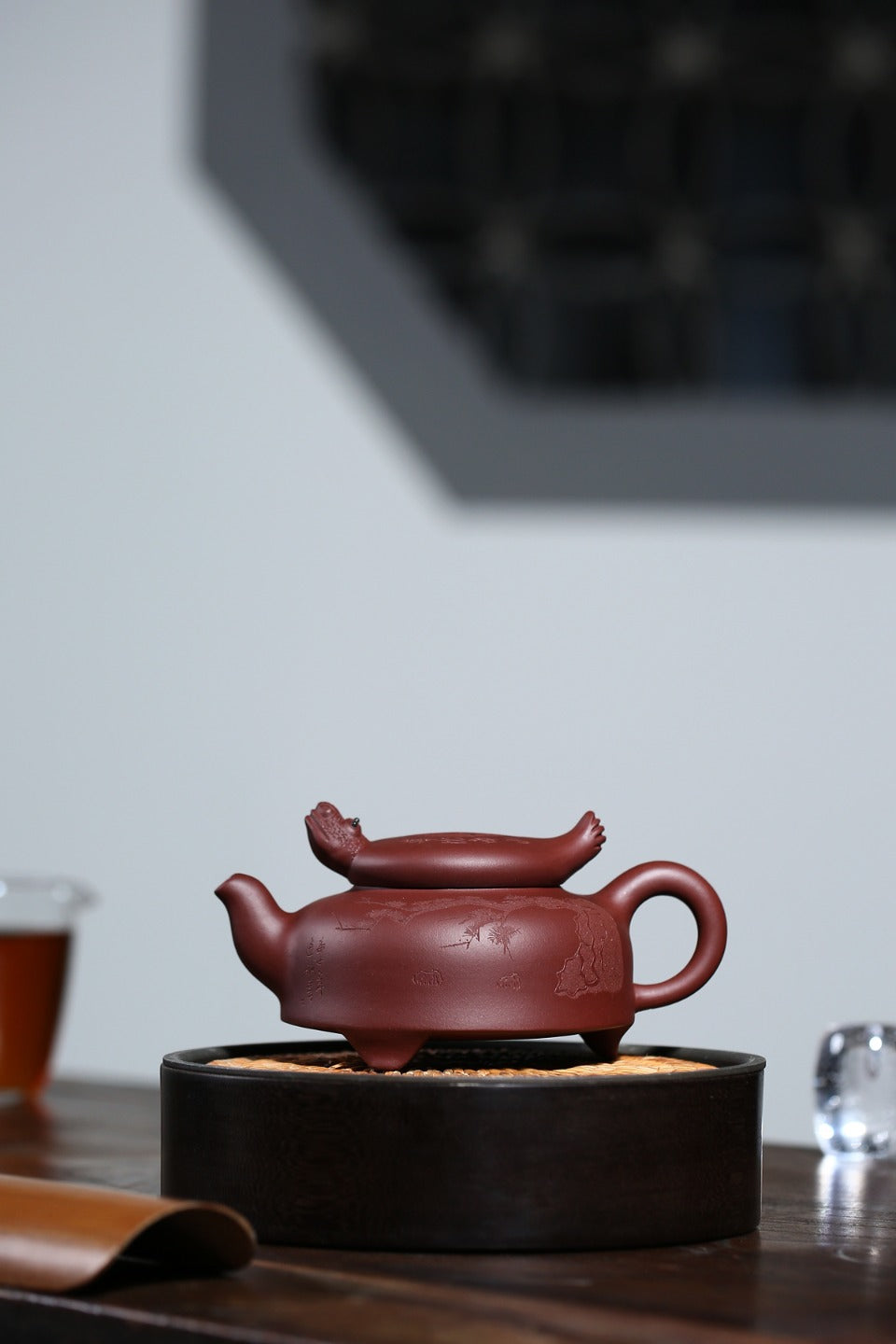 【长寿壶】 制壶：李卢春（国家级工艺美术师） 泥料：原矿紫泥 容量：330cc
