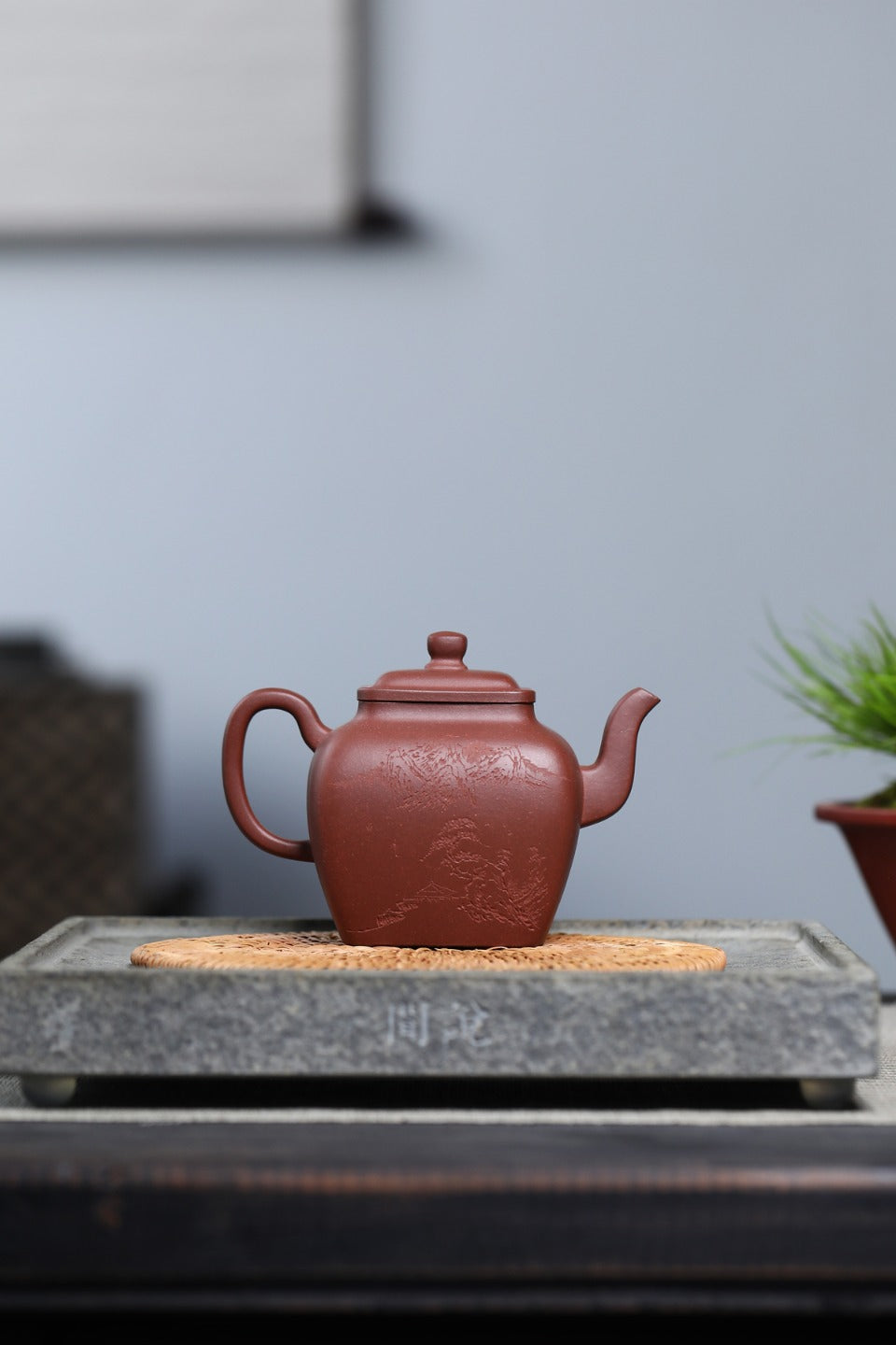 【鸣远四方】 制壶：范俊华（国家级工艺美术师） 泥料：原矿紫泥 容量：325cc