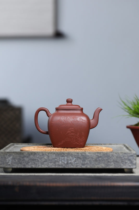 【鸣远四方】 制壶：范俊华（国家级工艺美术师） 泥料：原矿紫泥 容量：325cc
