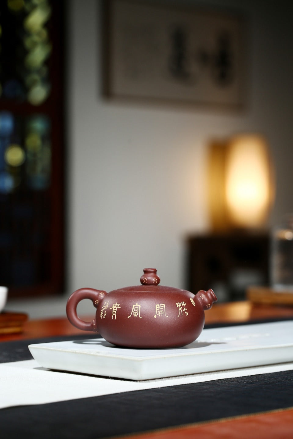 配持壶照【葫芦壶】 制壶：刘彩萍（国家级工艺美术师） 泥料：原矿清水泥 容量：170cc