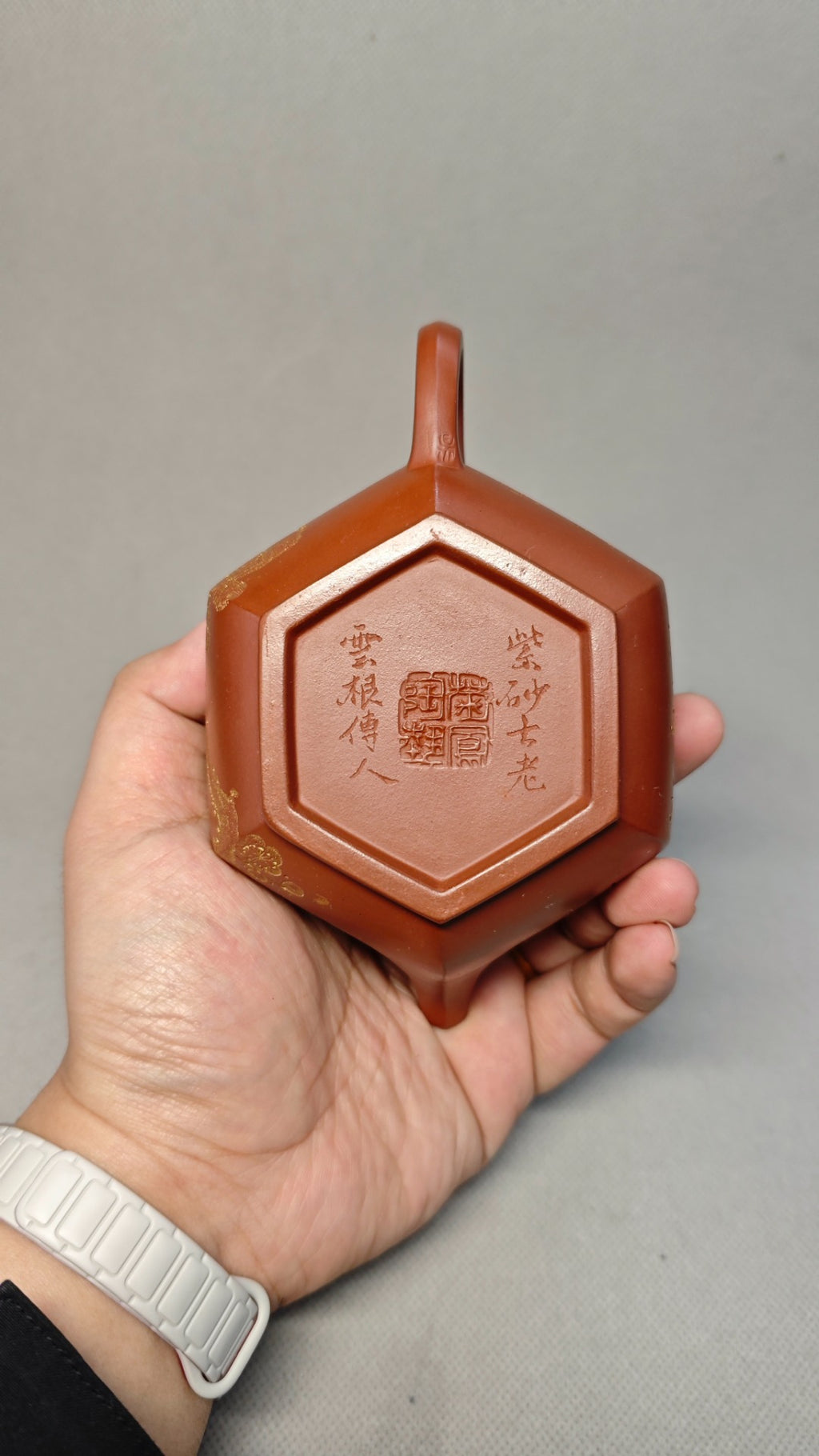 【六方潘壶】证书持壶照配套齐全 制壶：吴菊凤（国家级高级工艺美术师） 泥料：原矿大红袍 容量：240cc