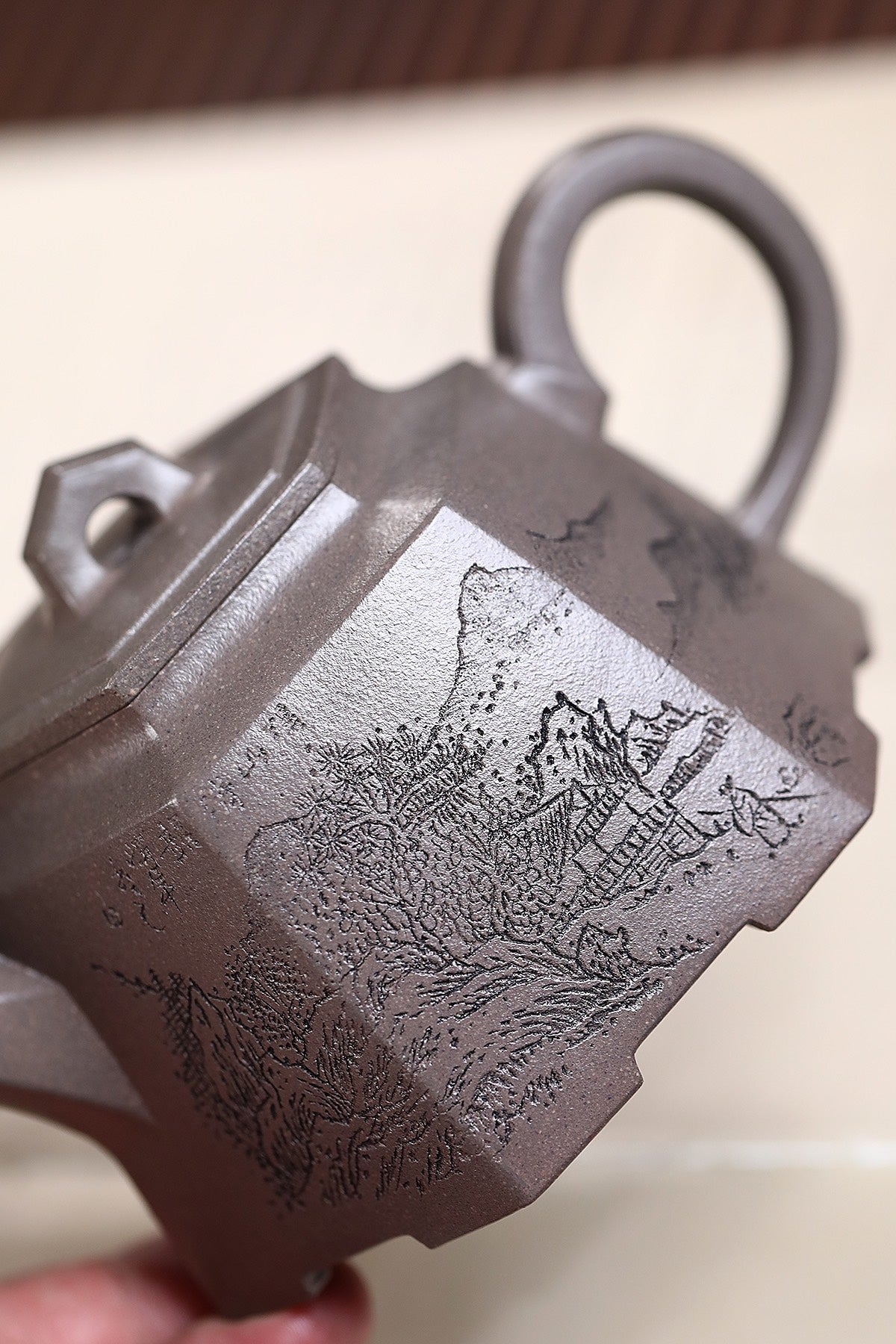 耿浩·方器臻藏 紫砂界80后方器巨匠扛鼎之作《六方井栏壶》原矿极品龙背青·320cc