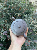 耿浩·方器臻藏 紫砂界80后方器巨匠扛鼎之作《明清家具窗壶》原矿极品老紫泥·330cc
