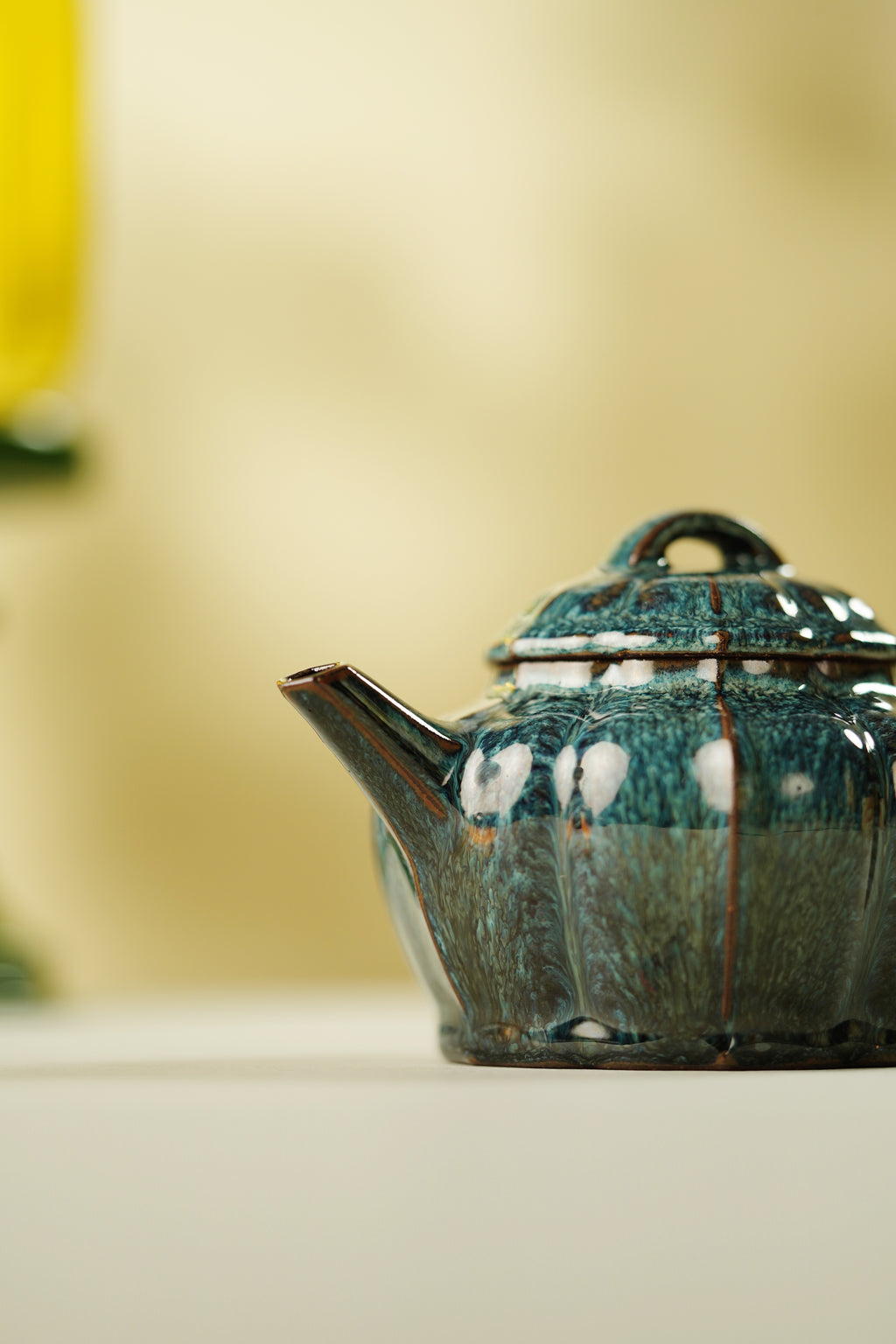 紫砂非遗花器泰斗·蒋蓉唯一嫡传｜蒋艺华亲制臻品【筋纹水平壶】原矿极品紫泥·180cc（天目釉装饰）