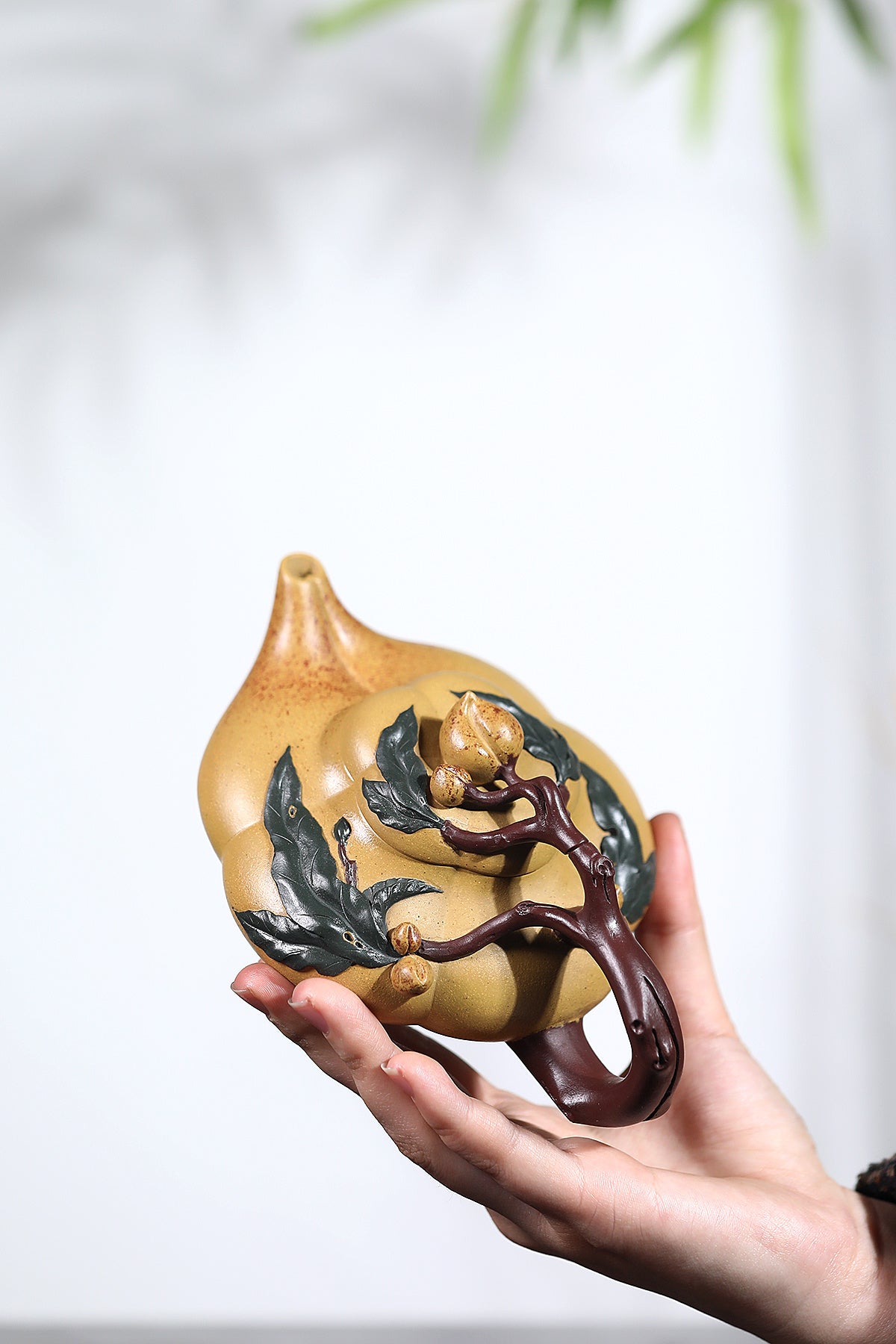 紫砂非遗花器泰斗·蒋蓉唯一嫡传｜蒋艺华亲制臻品【上合桃壶】原矿极品黄金段泥·260cc