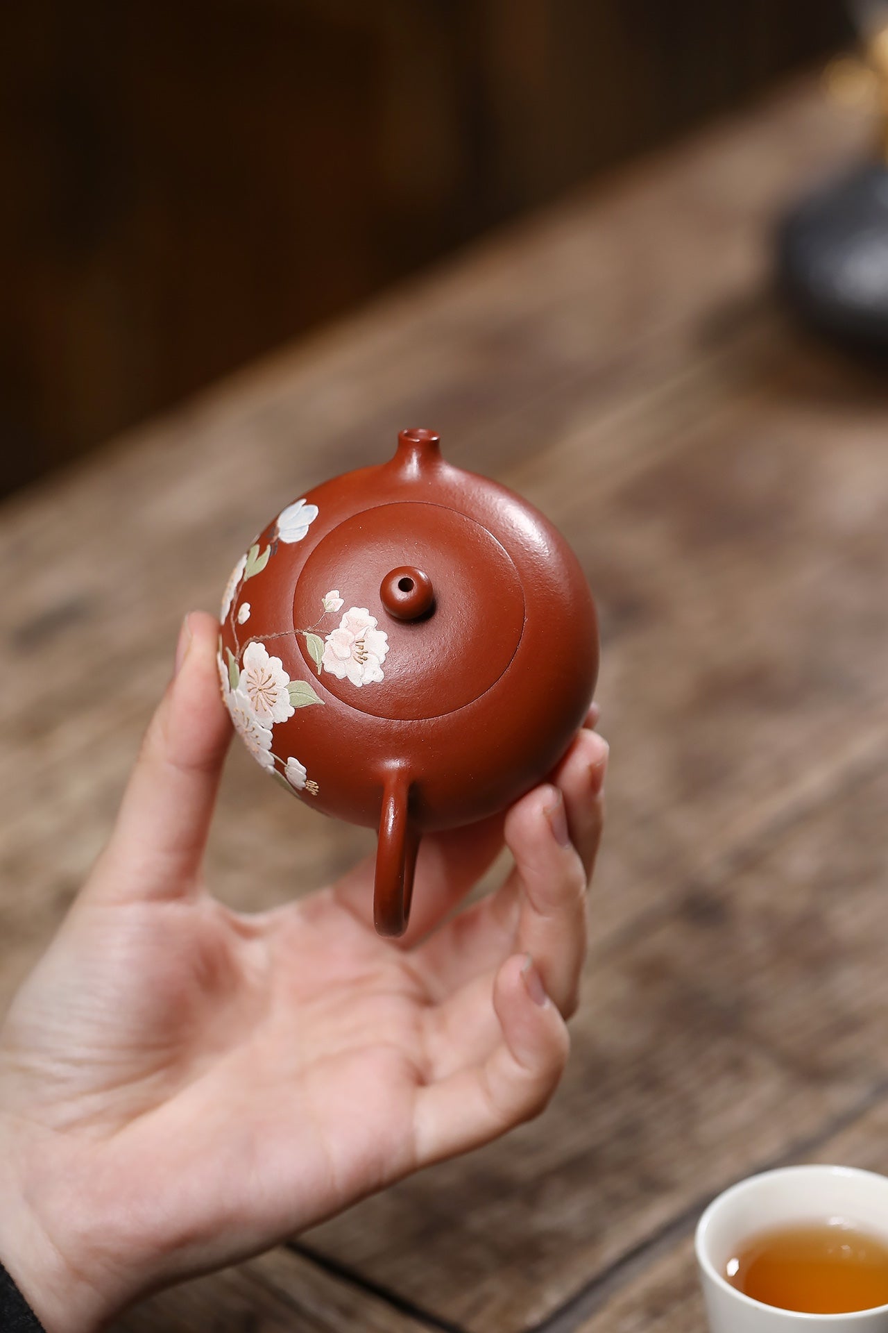 豆蔻西施·朱泥 精工•泥绘 容量：90cc内推球孔