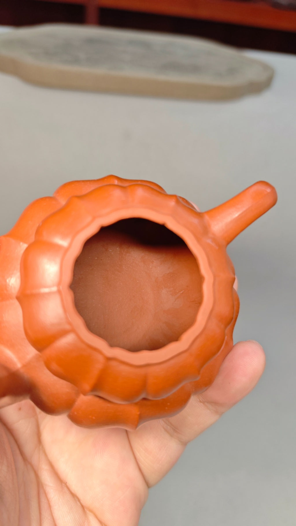 精工筋纹器 口盖不漏水 【筋纹葫芦】 泥料：原矿朱泥 容量：120cc 孔数：内推球孔