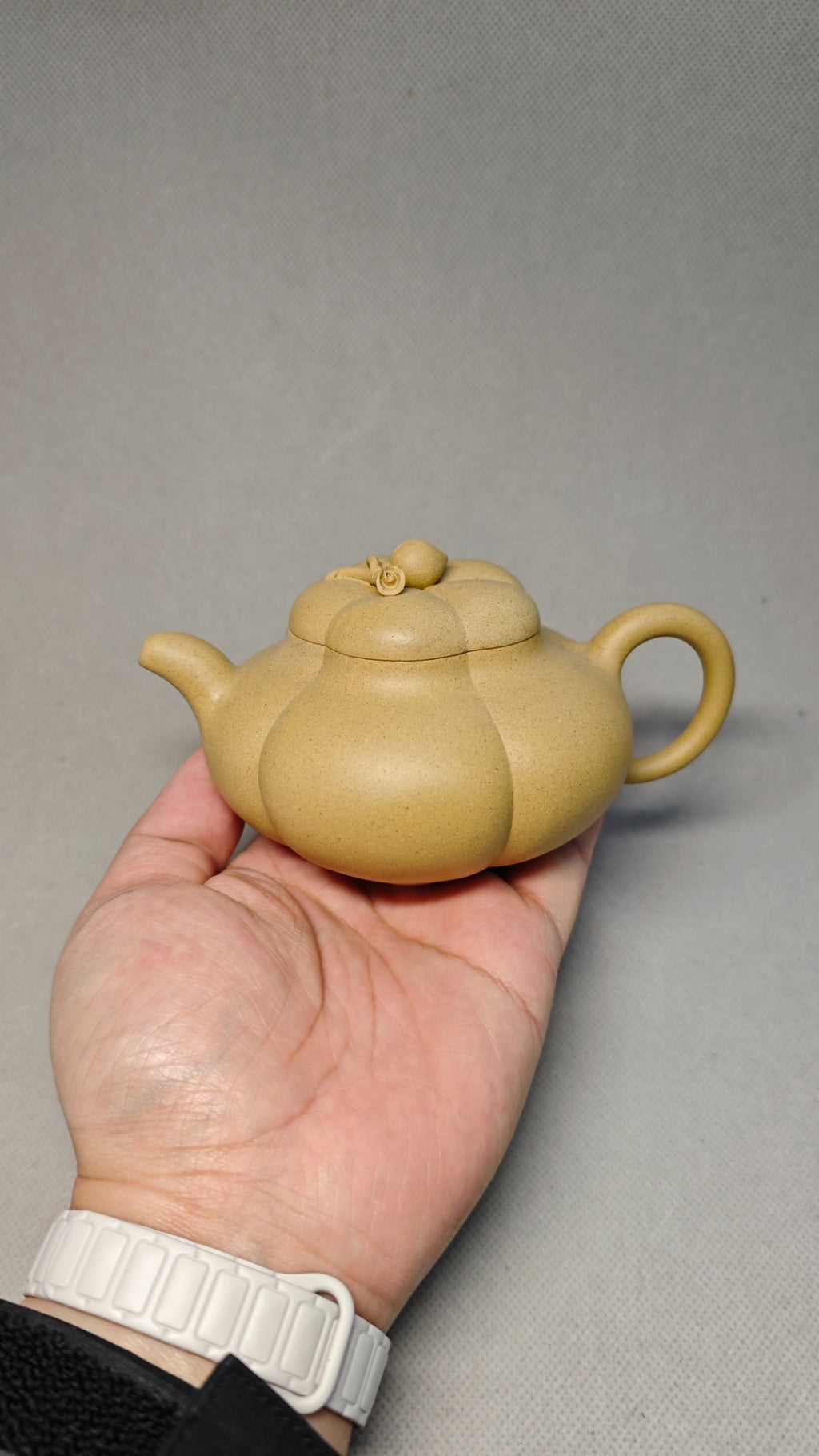 【上合桃】 泥料：原矿本山绿 容量：250cc 孔数：7孔