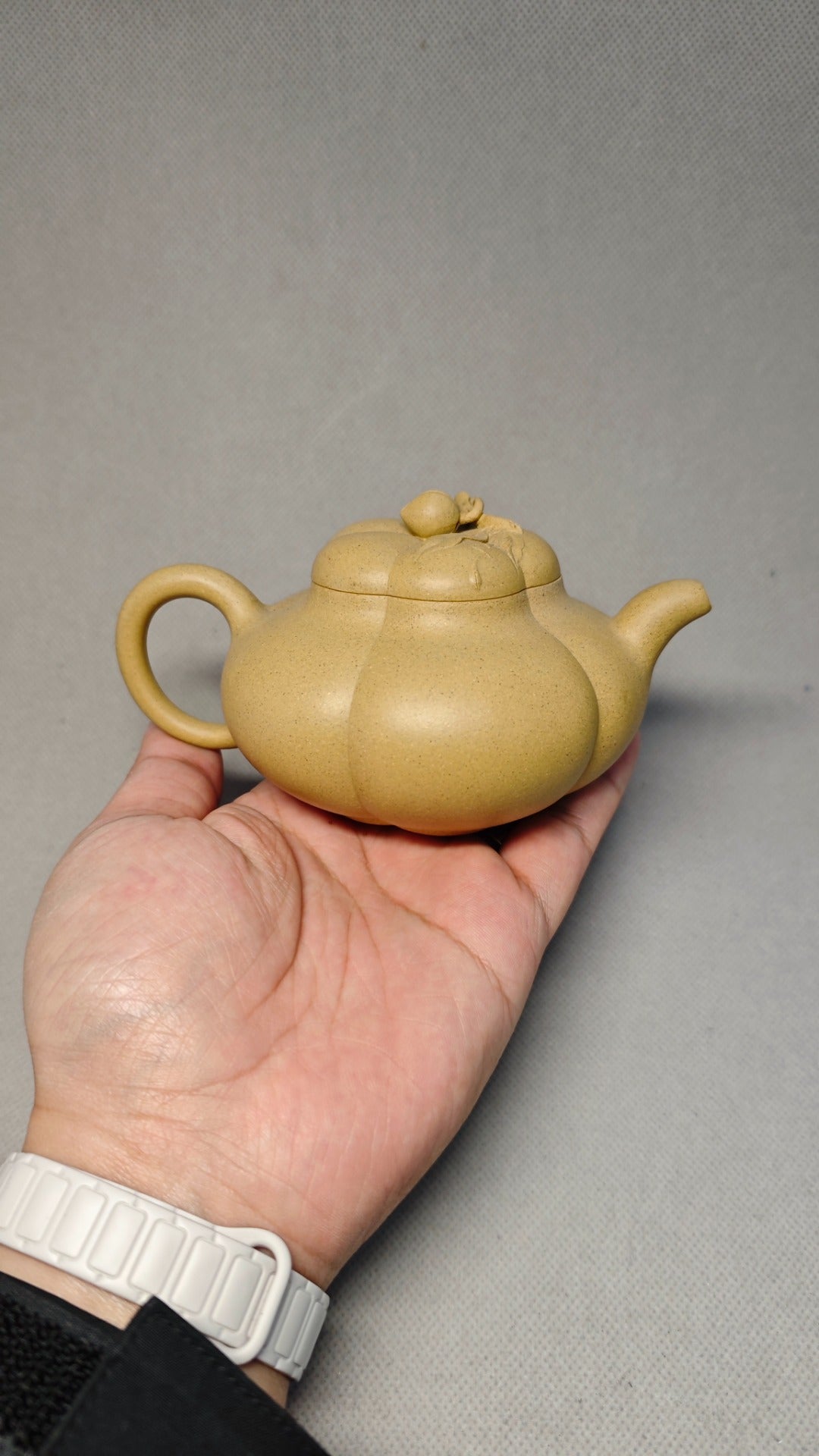 【上合桃】 泥料：原矿本山绿 容量：250cc 孔数：7孔