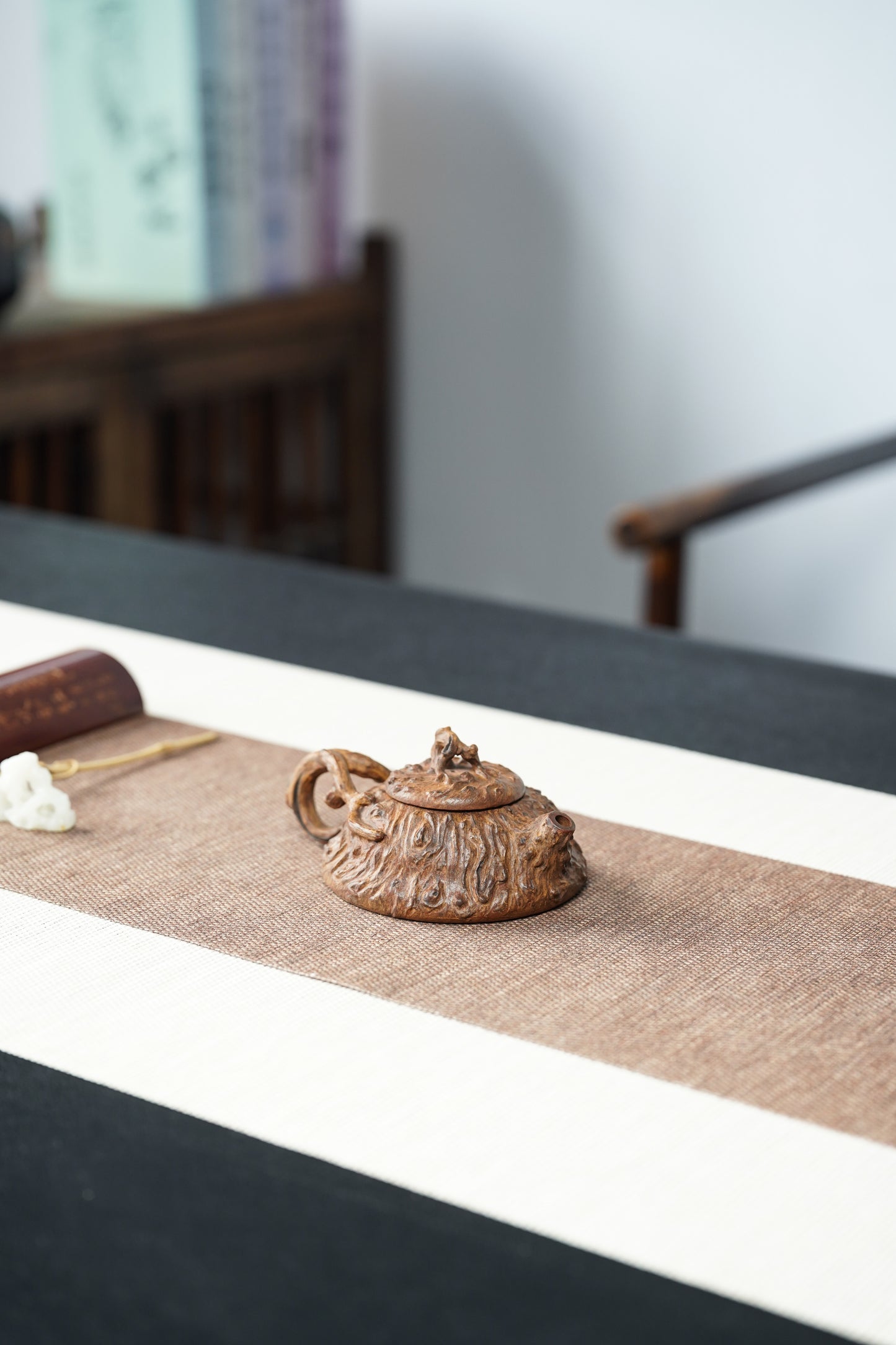 木韵砂魂·趣味天成紫砂界唯一·拍卖7.5万同系列【磐根树语供春】原矿极品段泥·墨泥·小红泥·110cc 小品