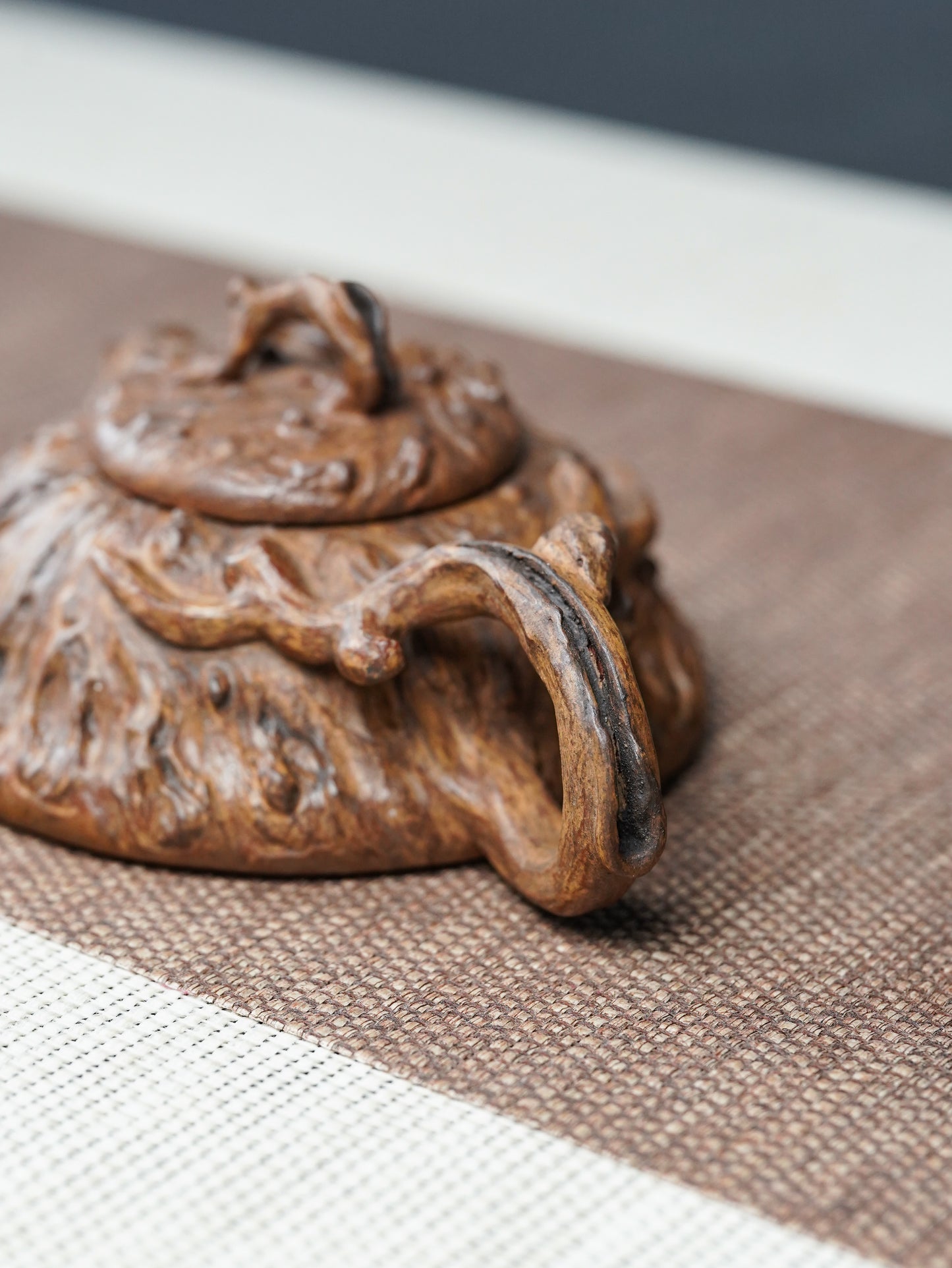 木韵砂魂·趣味天成紫砂界唯一·拍卖7.5万同系列【磐根树语供春】原矿极品段泥·墨泥·小红泥·110cc 小品