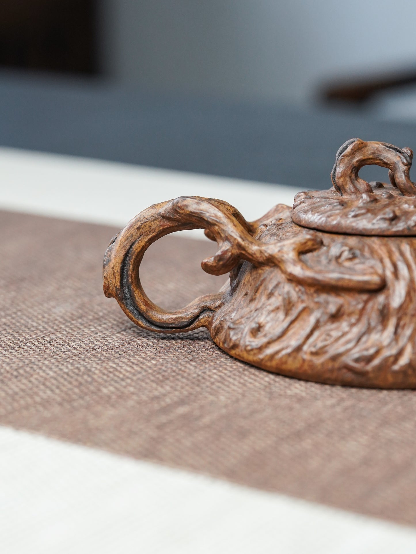 木韵砂魂·趣味天成紫砂界唯一·拍卖7.5万同系列【磐根树语供春】原矿极品段泥·墨泥·小红泥·110cc 小品