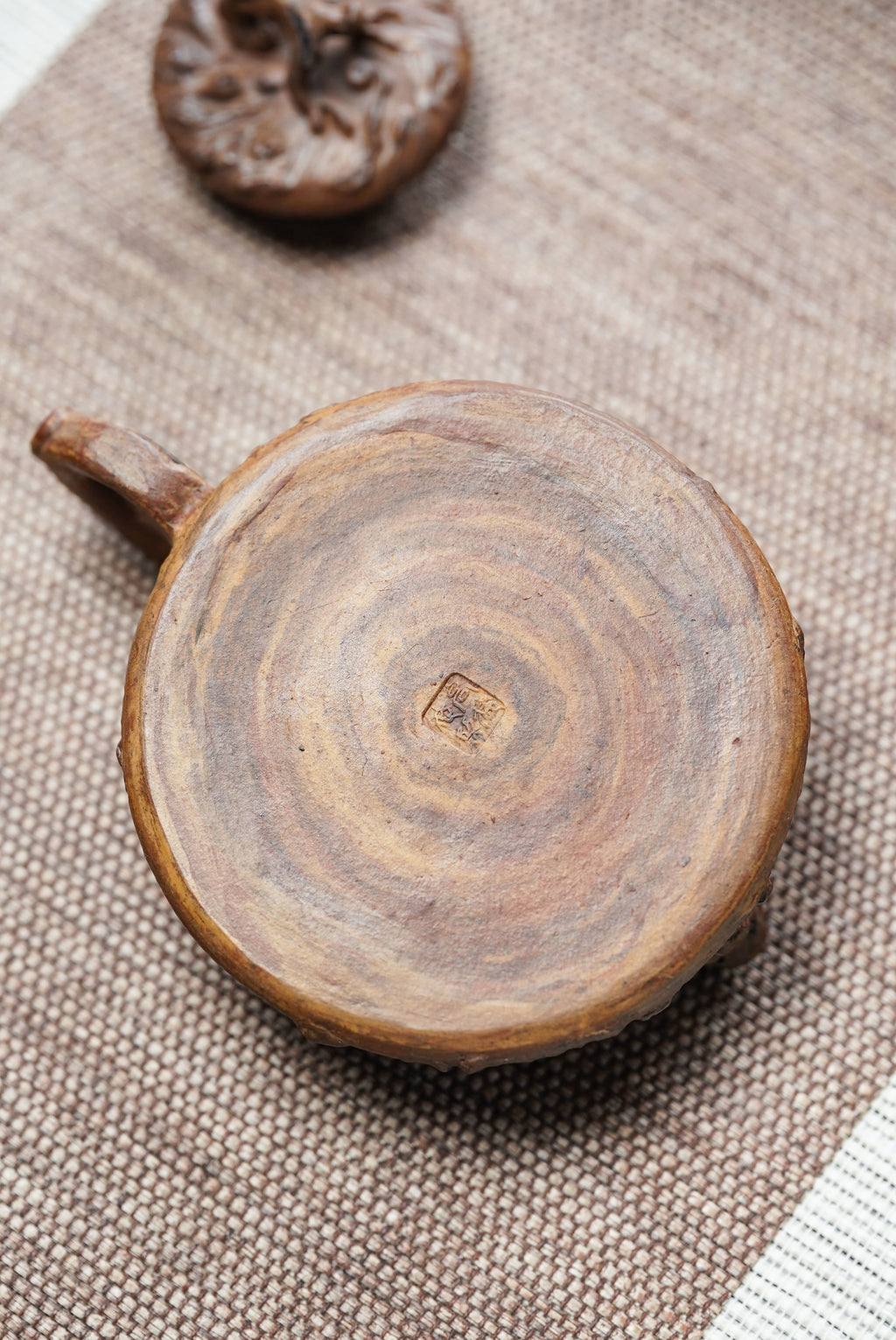 木韵砂魂·趣味天成紫砂界唯一·拍卖7.5万同系列【磐根树语供春】原矿极品段泥·墨泥·小红泥·110cc 小品