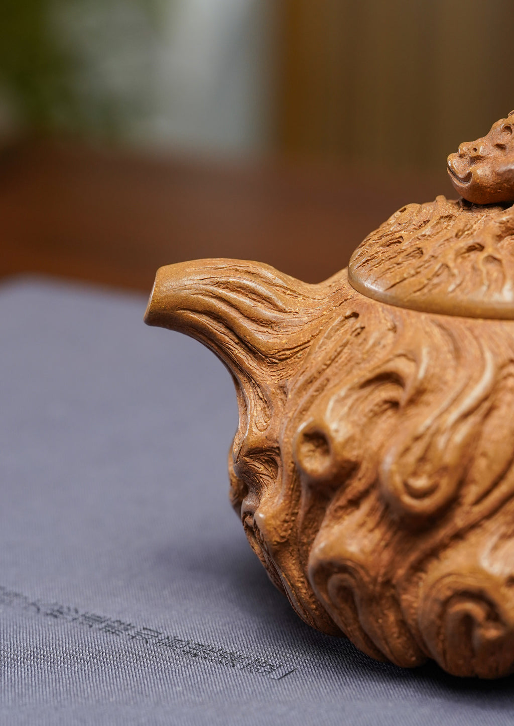 范泽锋嫡传·省大师邱爽紫砂潜力重器·大拍18万同系列【招财进宝供春壶】原矿极品黄金段泥·220cc