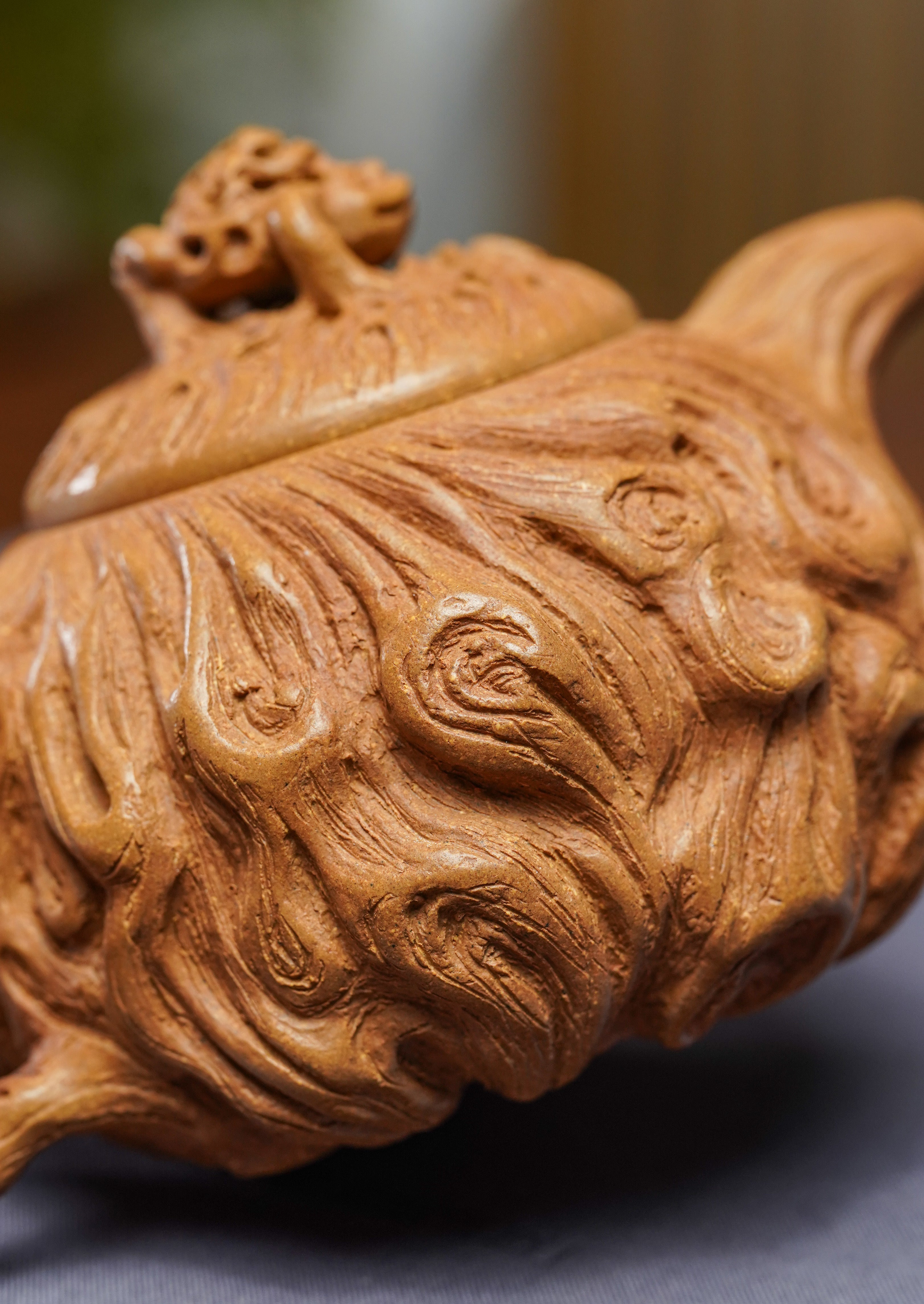 范泽锋嫡传·省大师邱爽紫砂潜力重器·大拍18万同系列【招财进宝供春壶】原矿极品黄金段泥·220cc