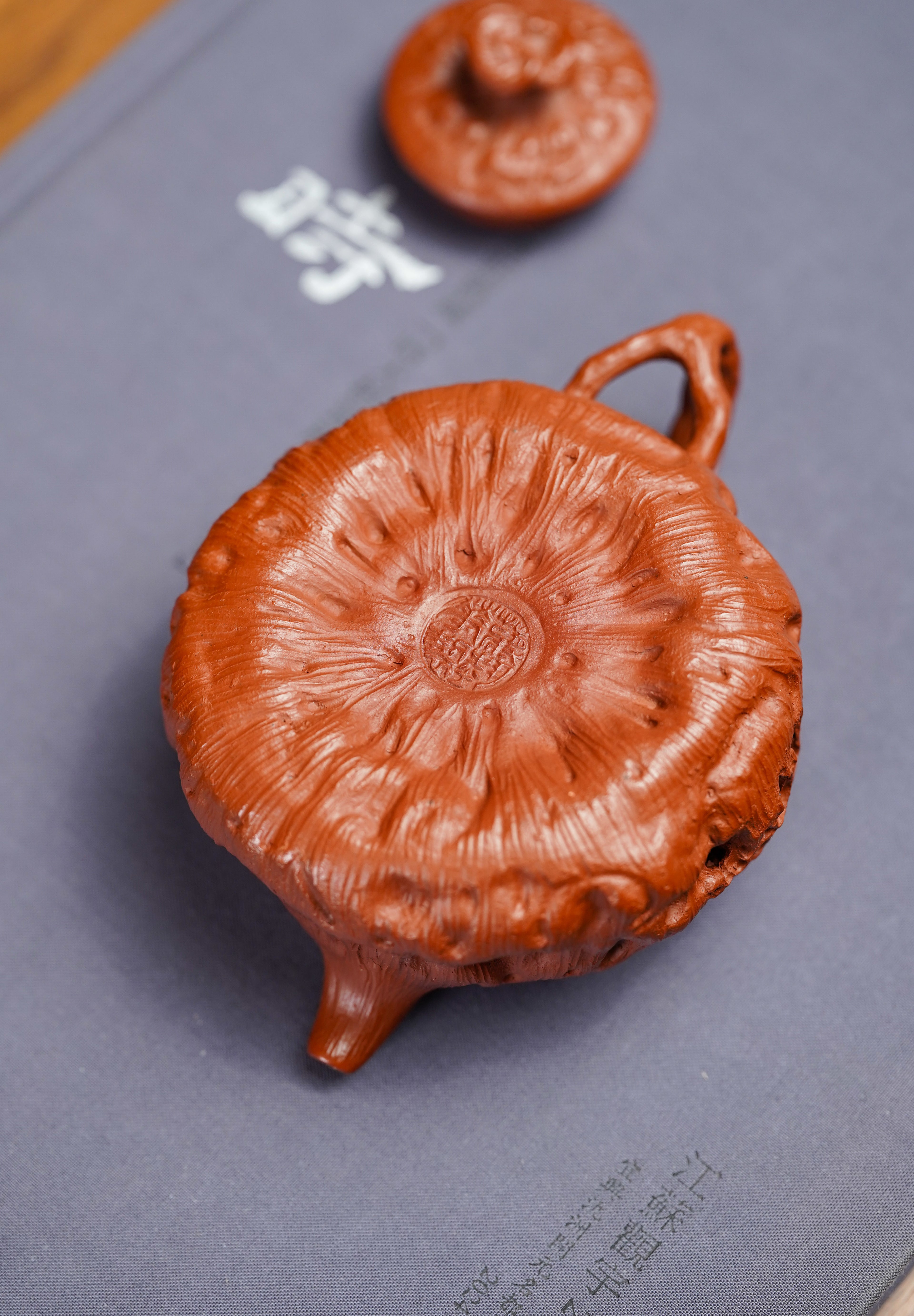 紫砂非遗花器泰斗·蒋蓉唯一嫡传｜蒋艺华亲制臻品【供春壶】原矿极品朱泥·220cc
