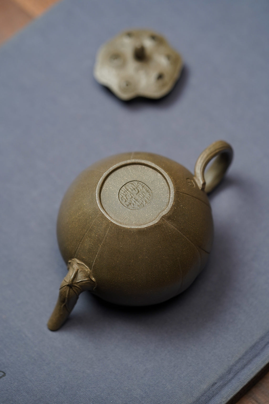 紫砂非遗花器泰斗·蒋蓉唯一嫡传｜蒋艺华亲制臻品【连连高升壶】原矿极品蟹壳青段·200cc
