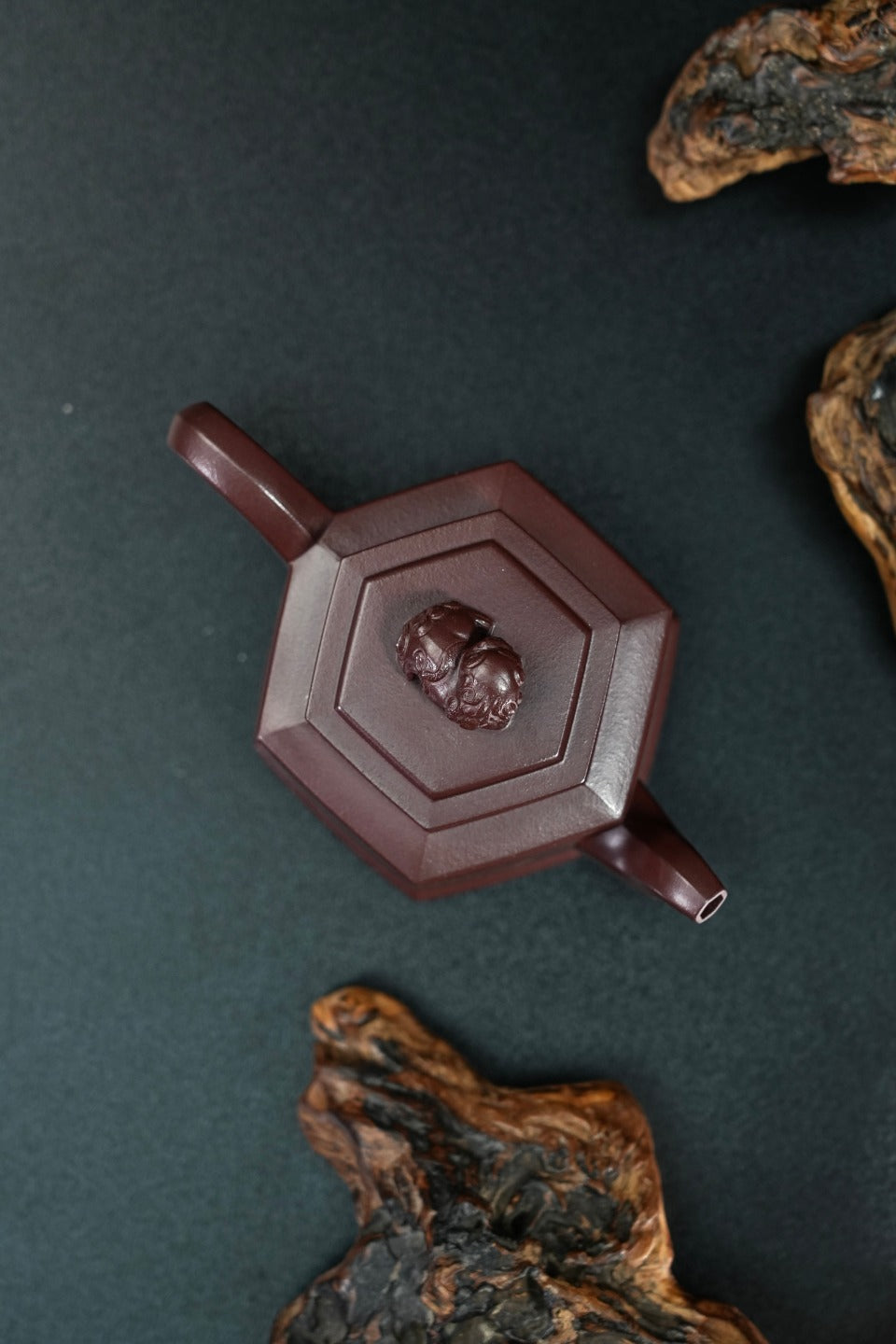 耿浩·方器臻藏 紫砂界80后方器巨匠扛鼎之作《六方醒狮壶》原矿极品南红玉砂·230cc