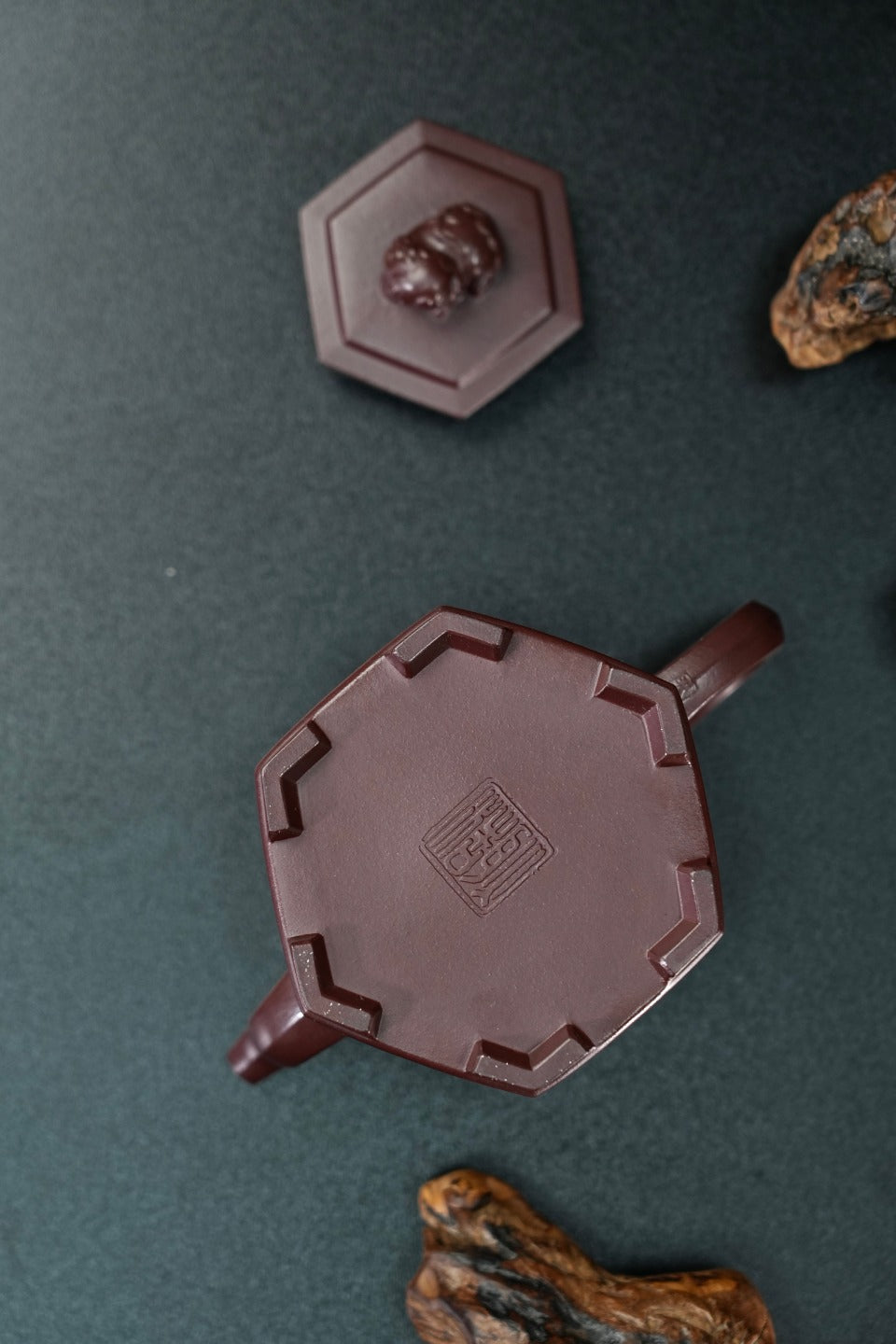 耿浩·方器臻藏 紫砂界80后方器巨匠扛鼎之作《六方醒狮壶》原矿极品南红玉砂·230cc