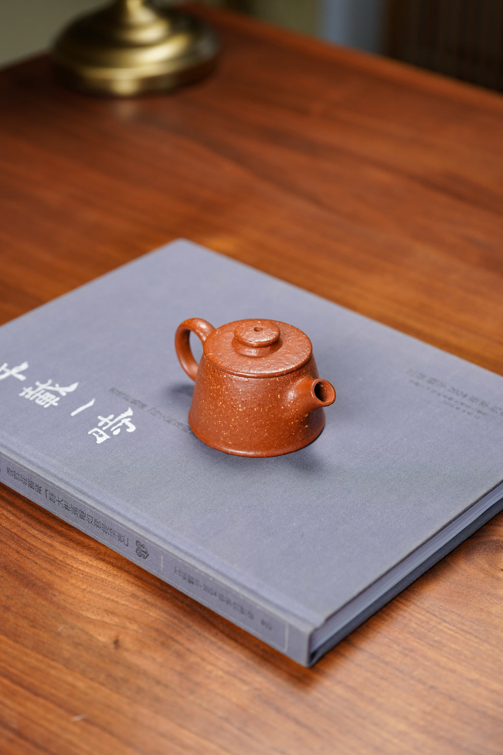 范泽锋嫡传·省大师邱爽紫砂潜力重器【汉瓦壶】原矿极品降坡泥·100cc（小品） - ZishaTeapotChina