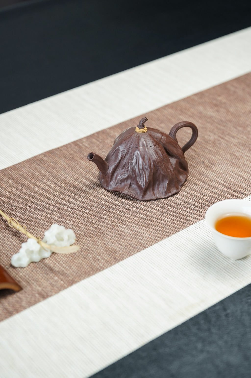 紫砂非遗花器泰斗·蒋蓉唯一嫡传｜蒋艺华亲制臻品【荷叶壶】家传原矿极品老紫泥·160cc