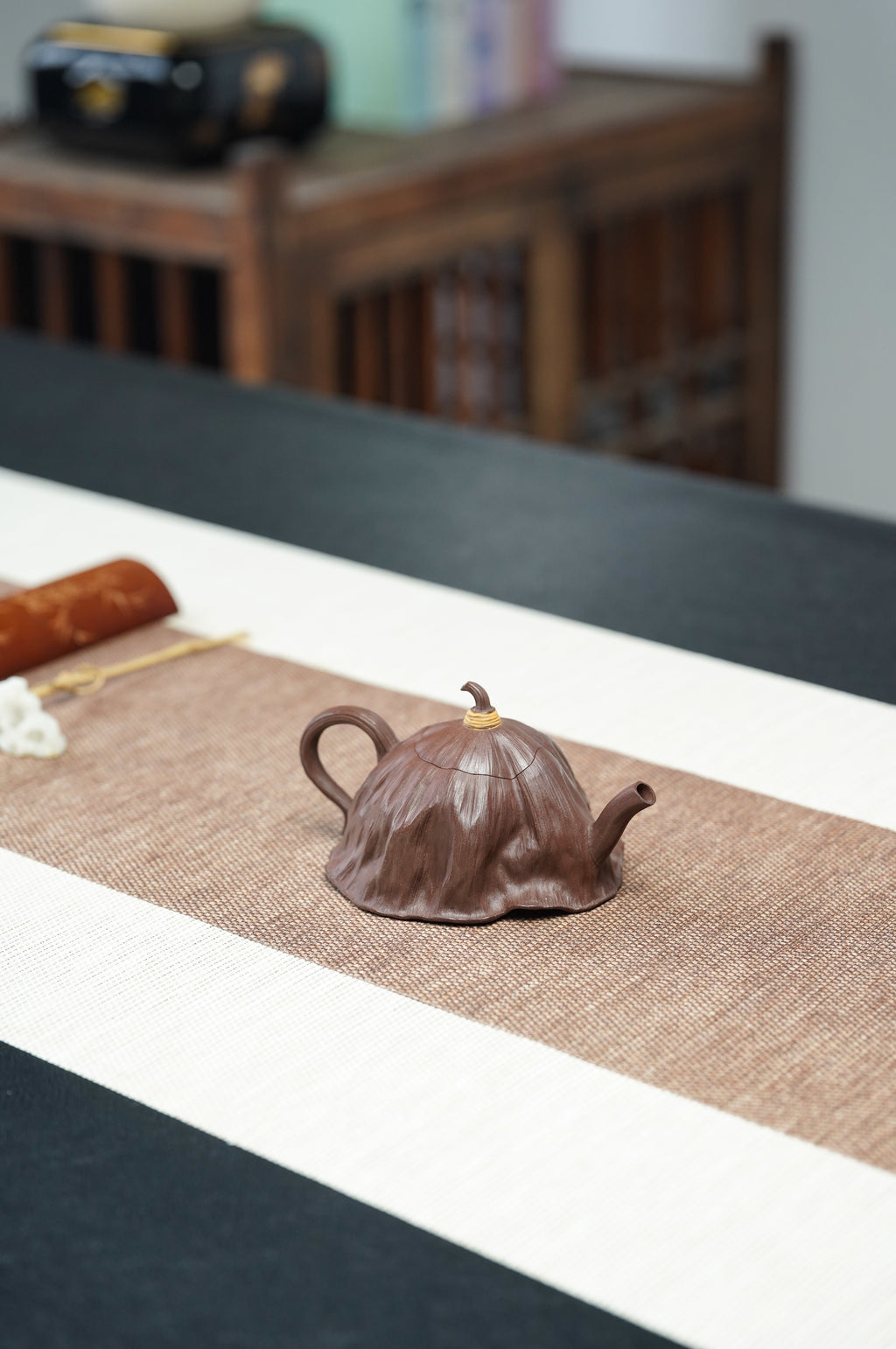 紫砂非遗花器泰斗·蒋蓉唯一嫡传｜蒋艺华亲制臻品【荷叶壶】家传原矿极品老紫泥·160cc