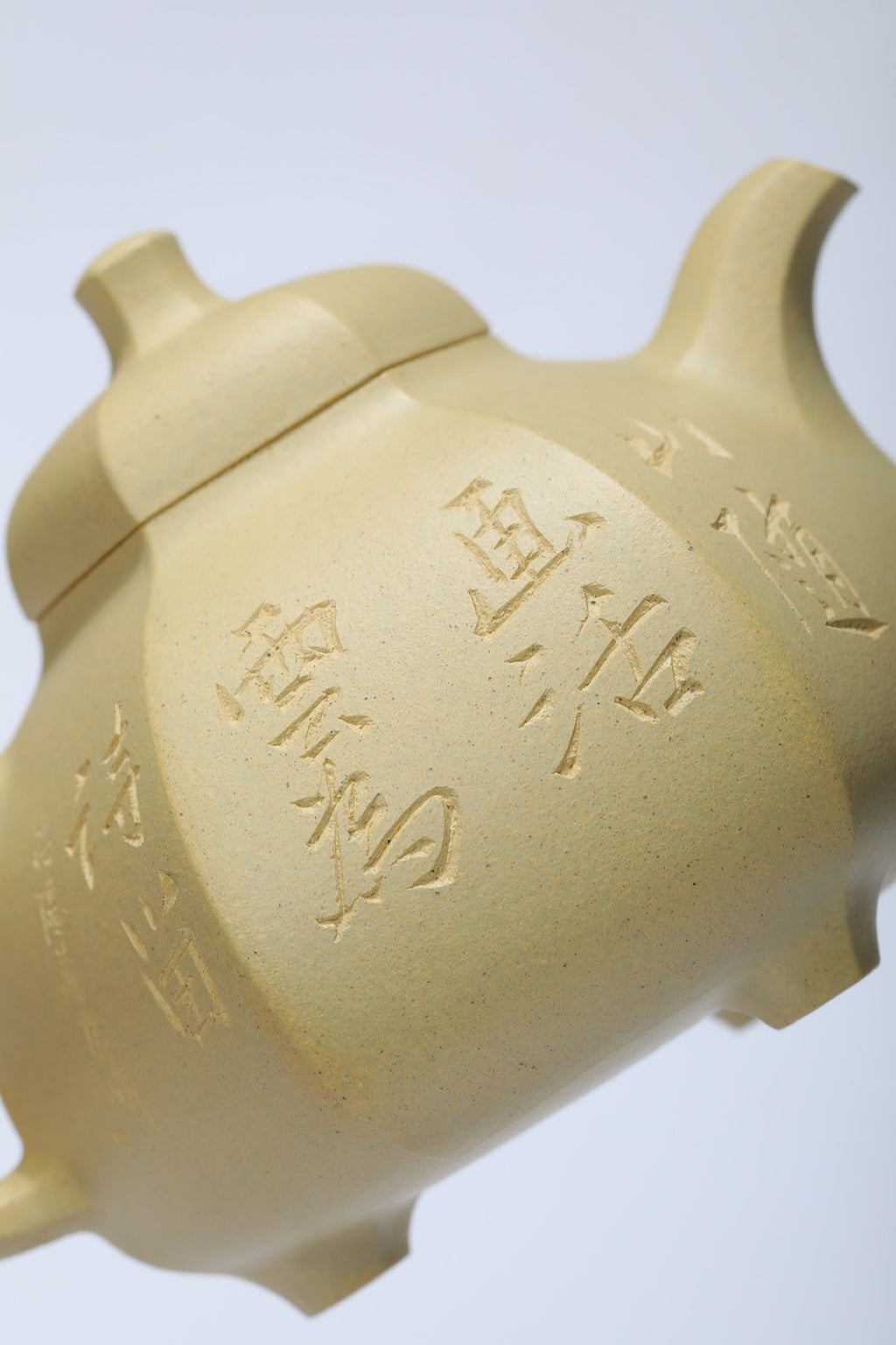 江山入壶·彩刻之巅🇨🇳李峰大师恭王府馆藏臻品《六方乳鼎壶》原矿极品本山绿泥·250cc