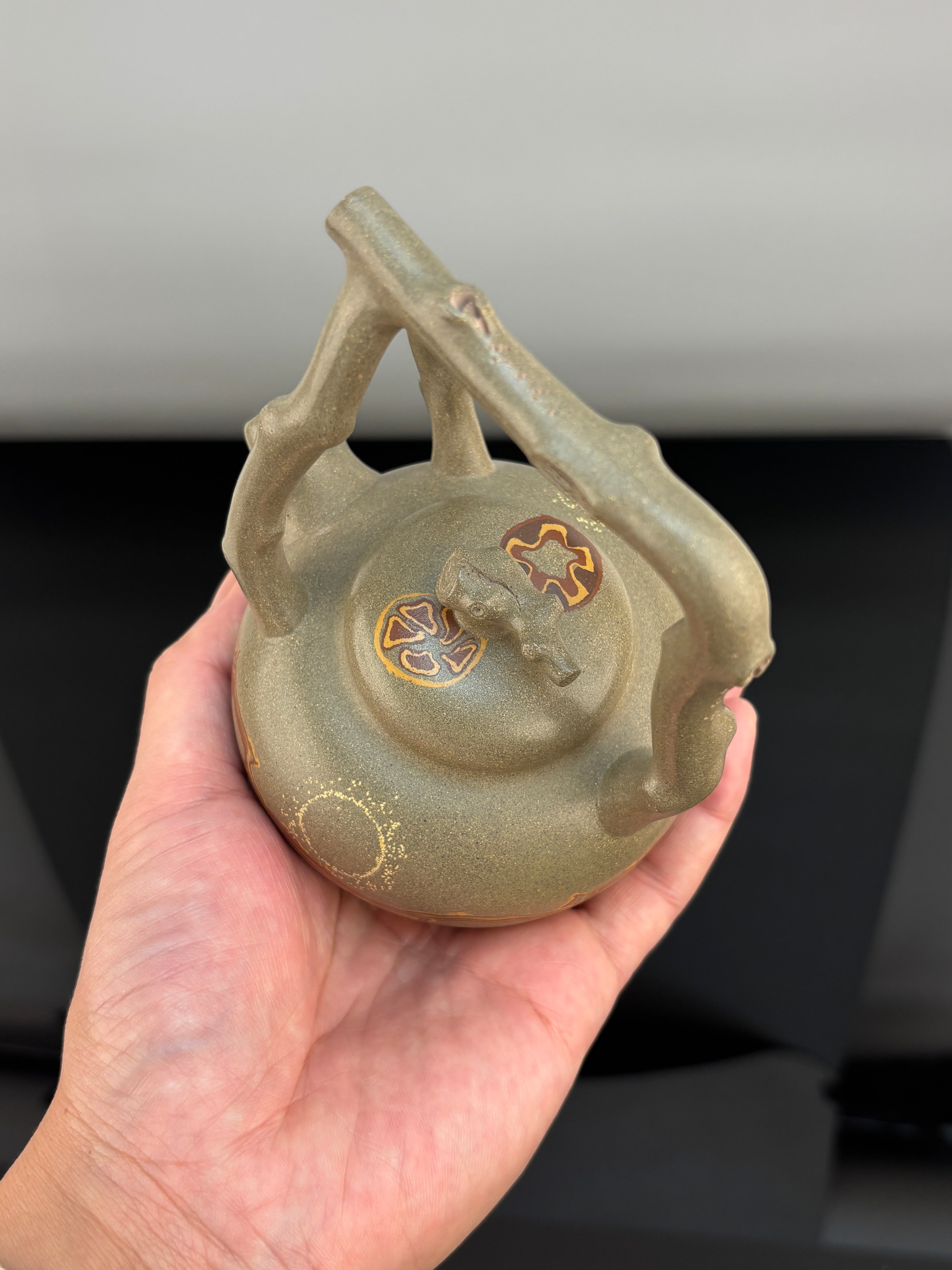 范泽锋嫡传·省大师邱爽紫砂潜力重器【东坡提梁壶】原矿极品蟹壳青段泥·250cc
