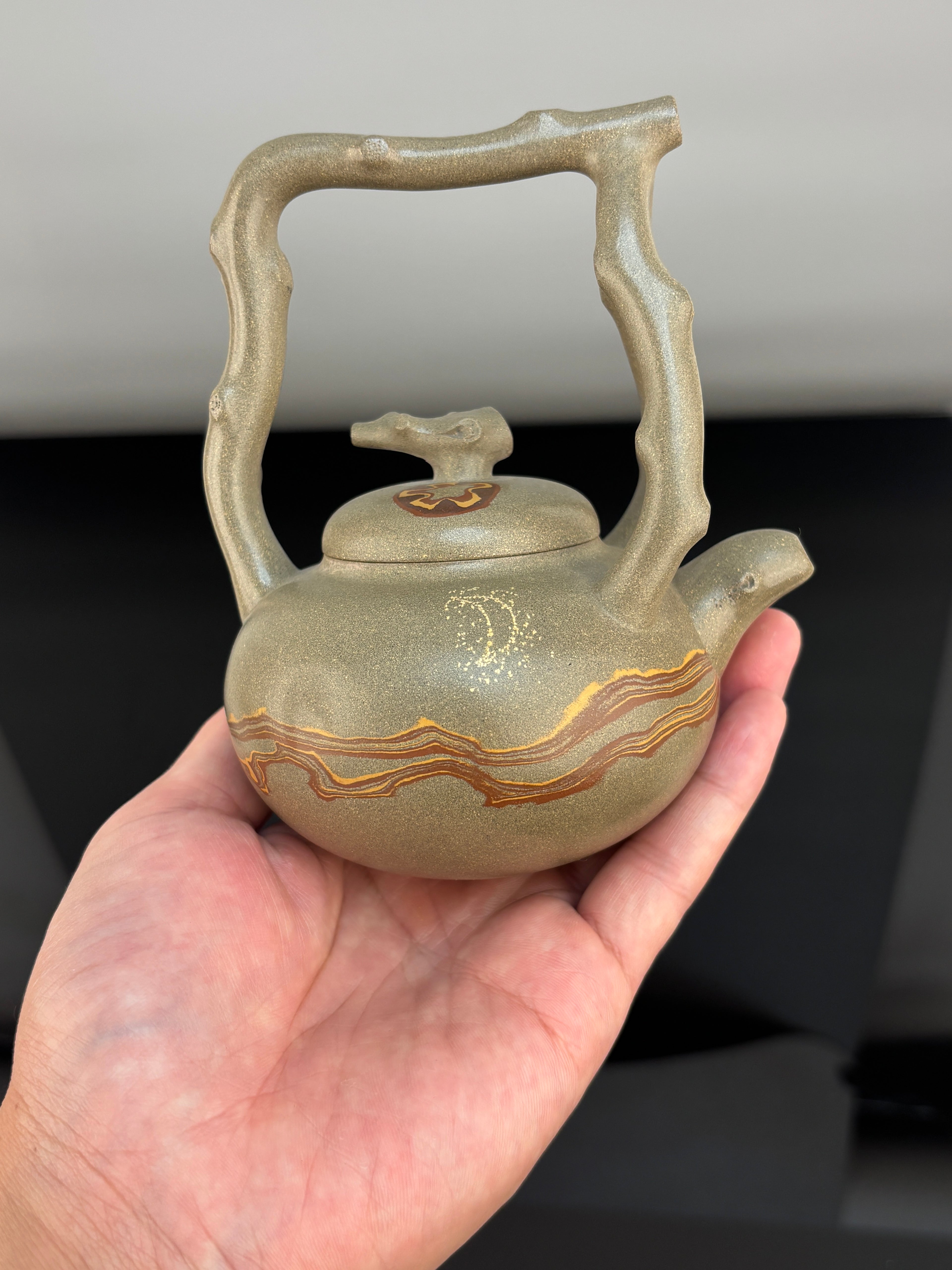 范泽锋嫡传·省大师邱爽紫砂潜力重器【东坡提梁壶】原矿极品蟹壳青段泥·250cc