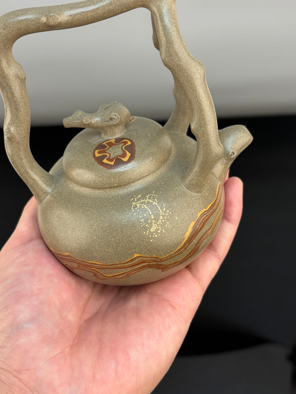 范泽锋嫡传·省大师邱爽紫砂潜力重器【东坡提梁壶】原矿极品蟹壳青段泥·250cc - ZishaTeapotChina