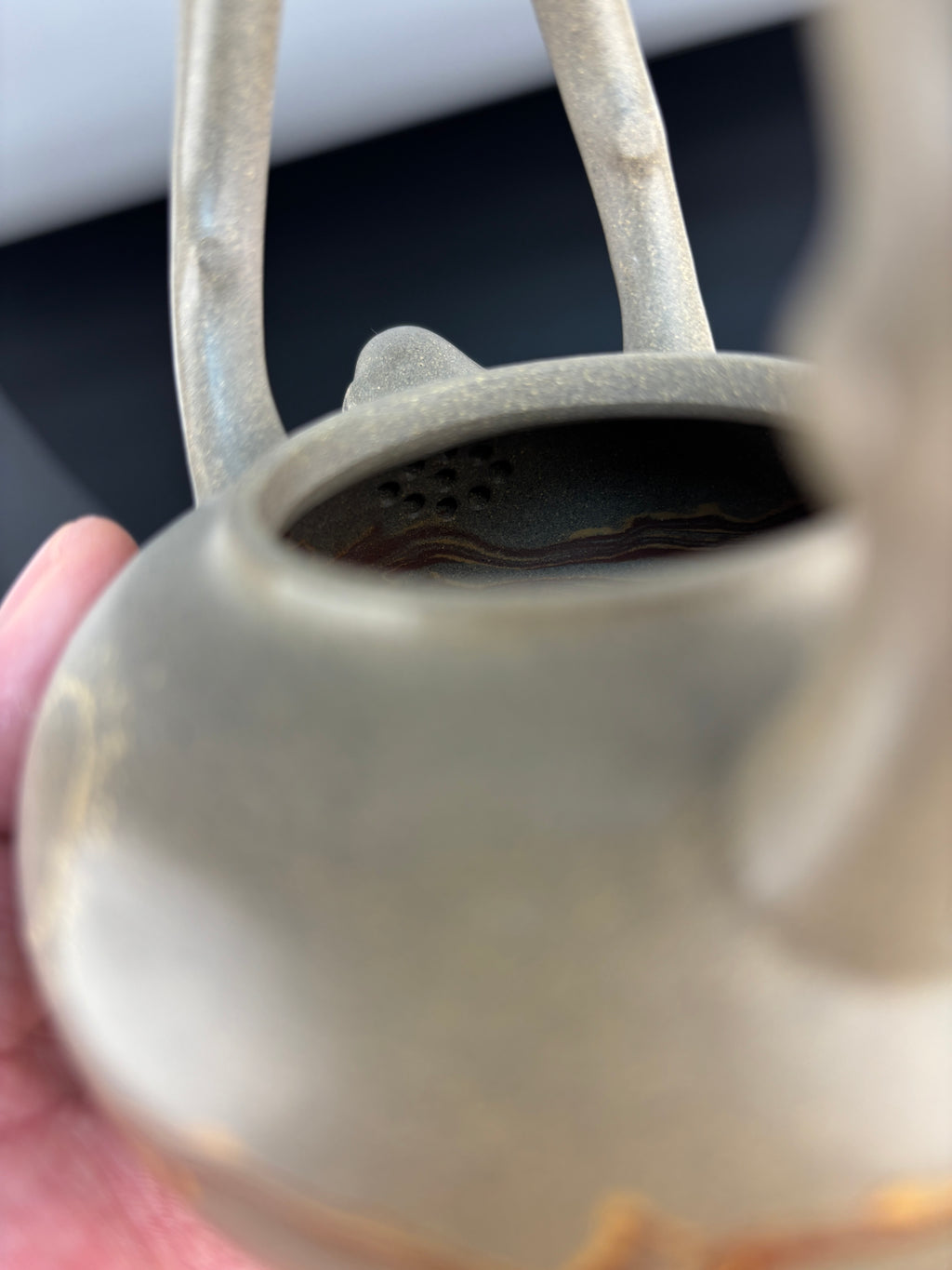 范泽锋嫡传·省大师邱爽紫砂潜力重器【东坡提梁壶】原矿极品蟹壳青段泥·250cc - ZishaTeapotChina