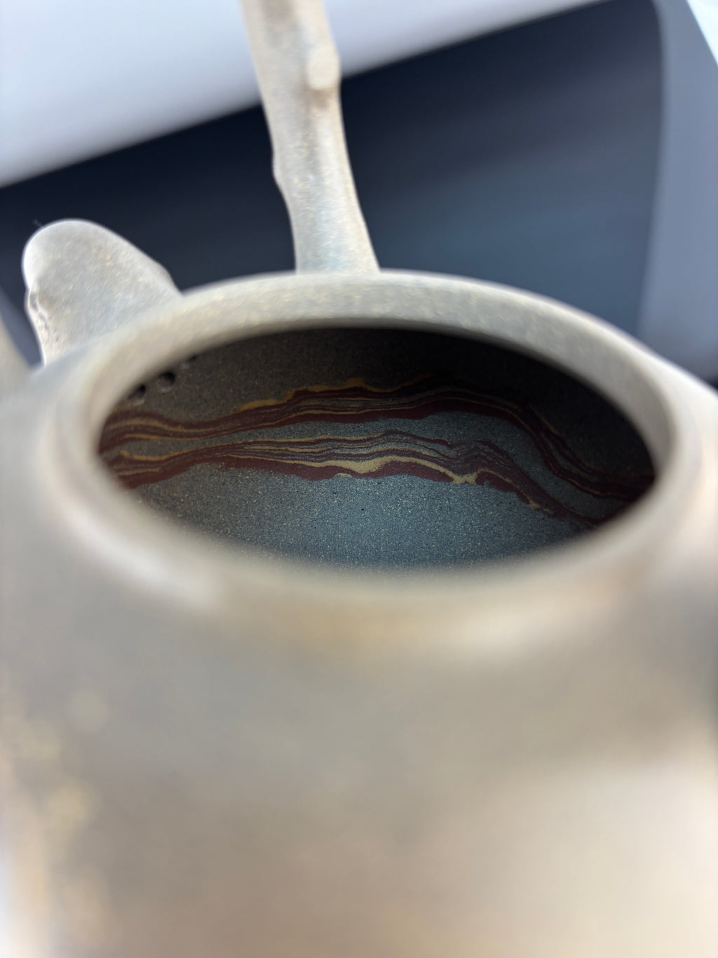 范泽锋嫡传·省大师邱爽紫砂潜力重器【东坡提梁壶】原矿极品蟹壳青段泥·250cc - ZishaTeapotChina