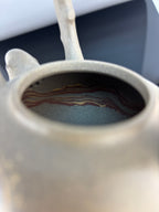 范泽锋嫡传·省大师邱爽紫砂潜力重器【东坡提梁壶】原矿极品蟹壳青段泥·250cc - ZishaTeapotChina