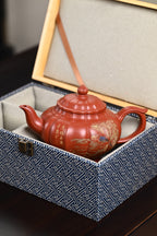 『筋纹笑樱』 极品皱皮朱泥·容量500cc·9孔出水·王岳龄·国家级正高级工艺美术师（双研高）