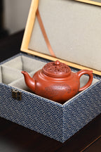 『暗香疏影』 极品皱皮朱泥·容量400cc·14孔出水·王岳龄·国家级正高级工艺美术师（双研高）