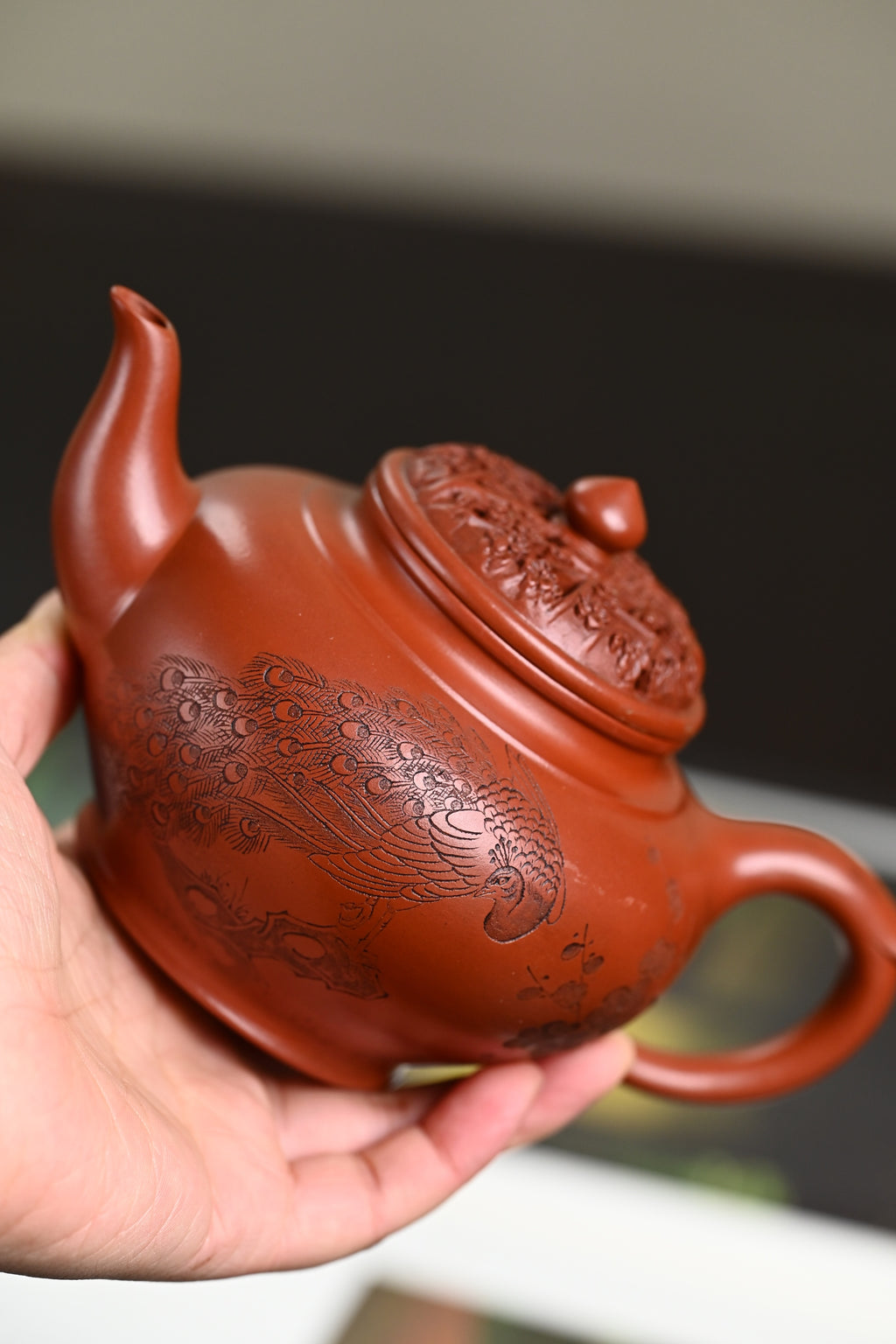 『暗香疏影』 极品皱皮朱泥·容量400cc·14孔出水·王岳龄·国家级正高级工艺美术师（双研高）