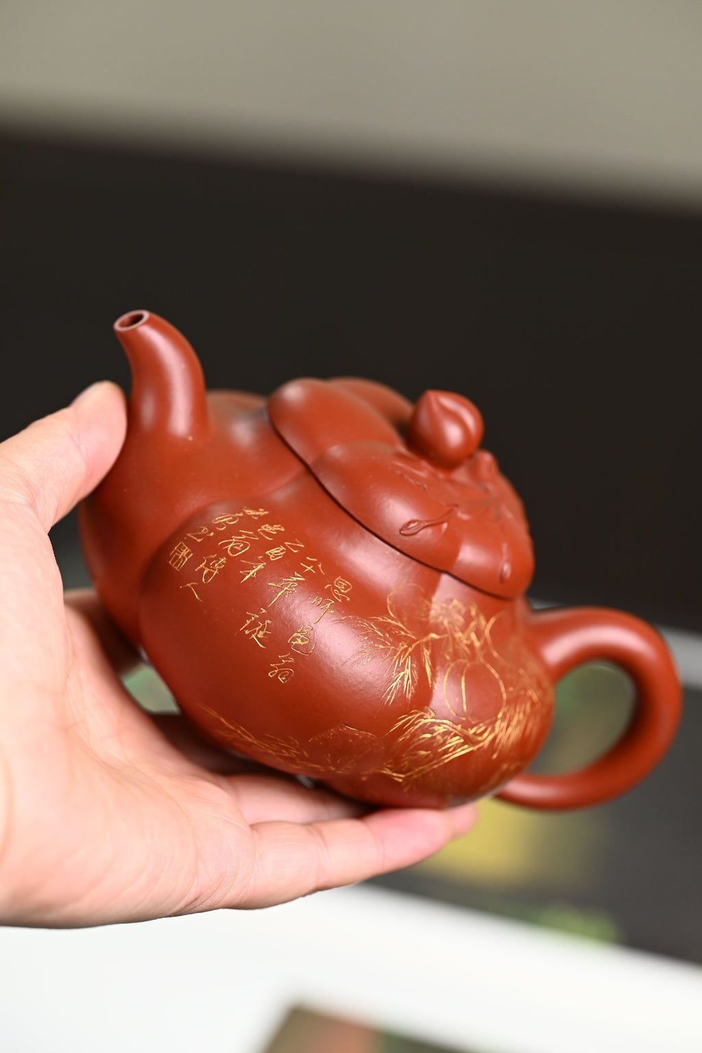 『上合桃』 极品皱皮朱泥·容量280cc·9孔出水·王岳龄·国家级正高级工艺美术师（双研高）