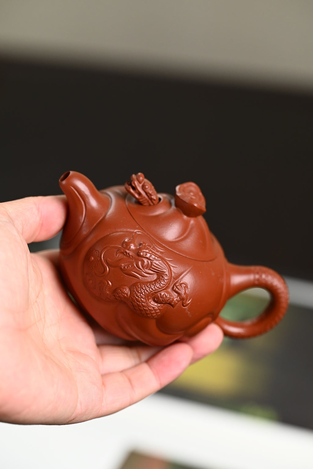 『鱼化龙』 极品皱皮朱泥·容量120cc·7孔出水·王岳龄·国家级正高级工艺美术师（双研高）