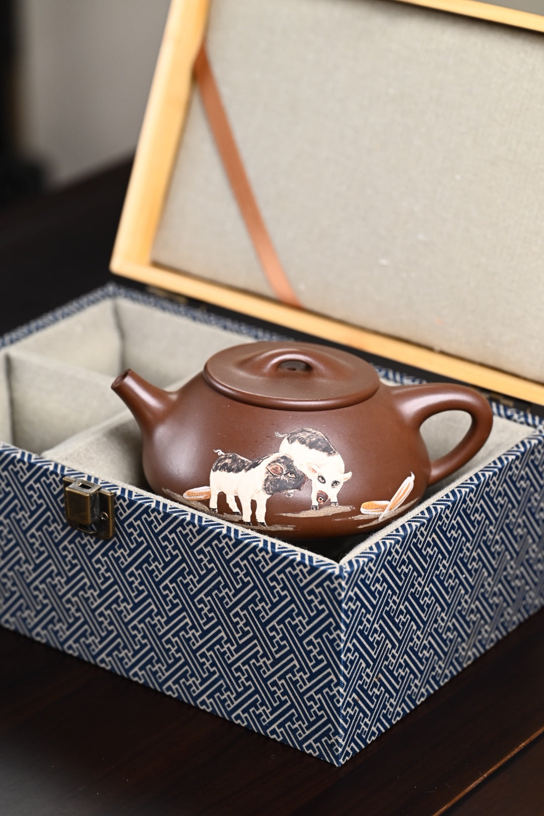 『景舟石瓢』 文革老紫泥·容量400cc·14孔出水·王岳龄·国家级正高级工艺美术师（双研高） - ZishaTeapotChina