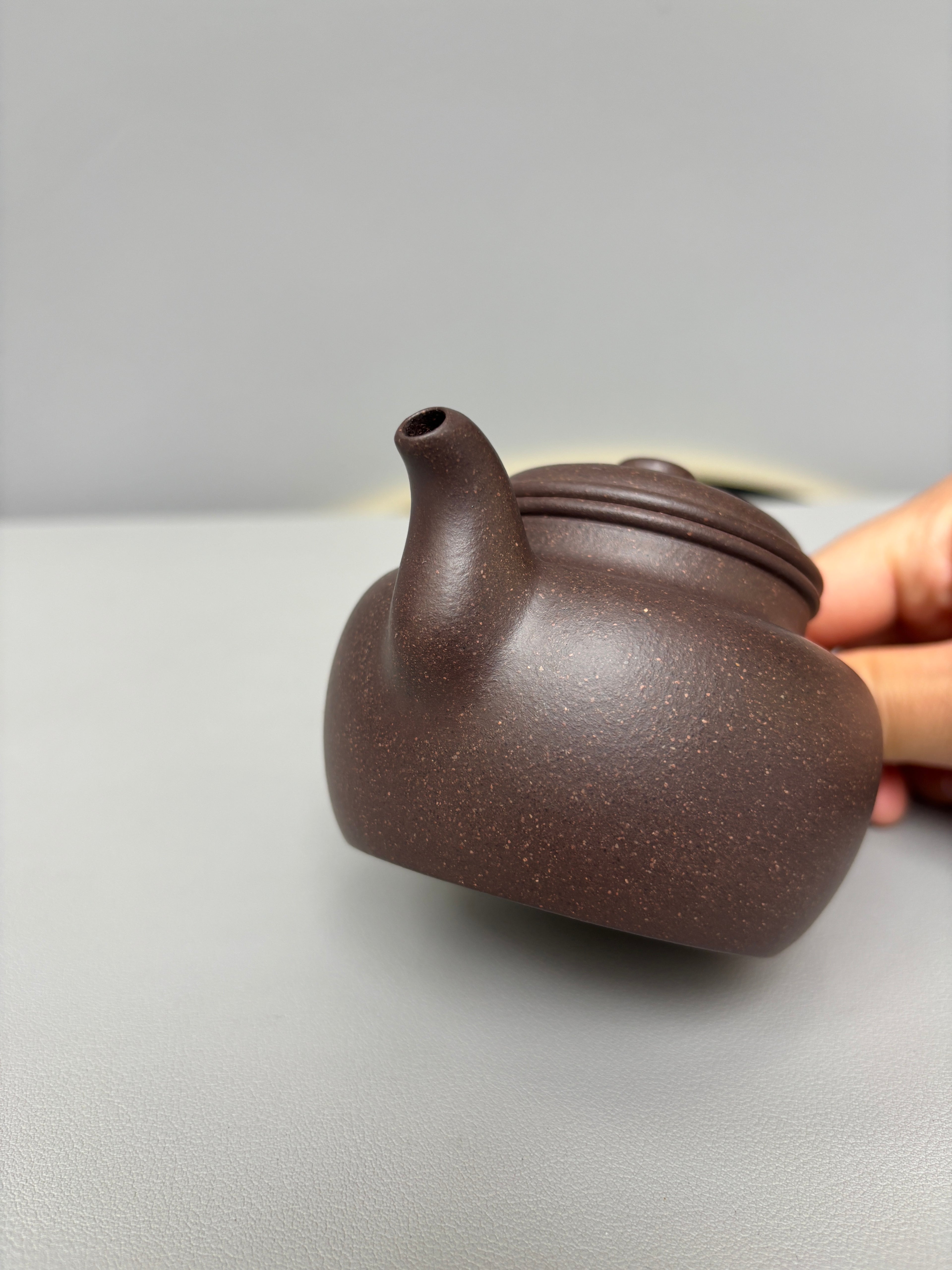 紫砂珍藏级精品｜省大师吴培林高徒·王雅丽 制【大蕴德钟壶】原矿优质天青泥·230cc