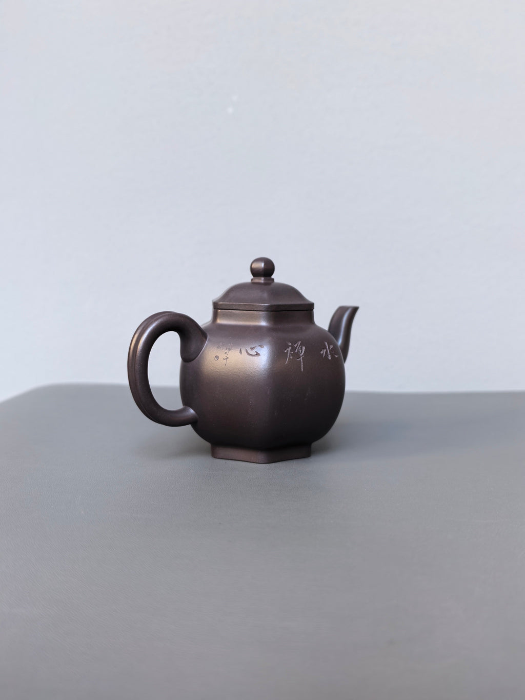 【耿浩方器 礼藏当代】 紫砂界80后方器巨匠扛鼎之作《六方秋水壶》原矿极品纯紫老泥·250cc