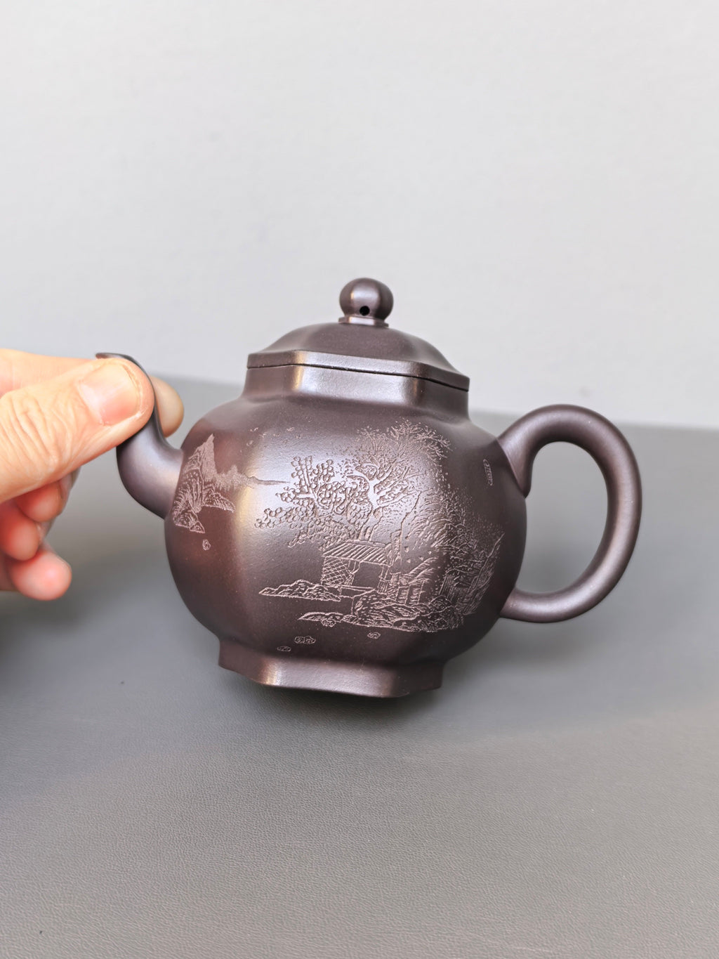 【耿浩方器 礼藏当代】 紫砂界80后方器巨匠扛鼎之作《六方秋水壶》原矿极品纯紫老泥·250cc