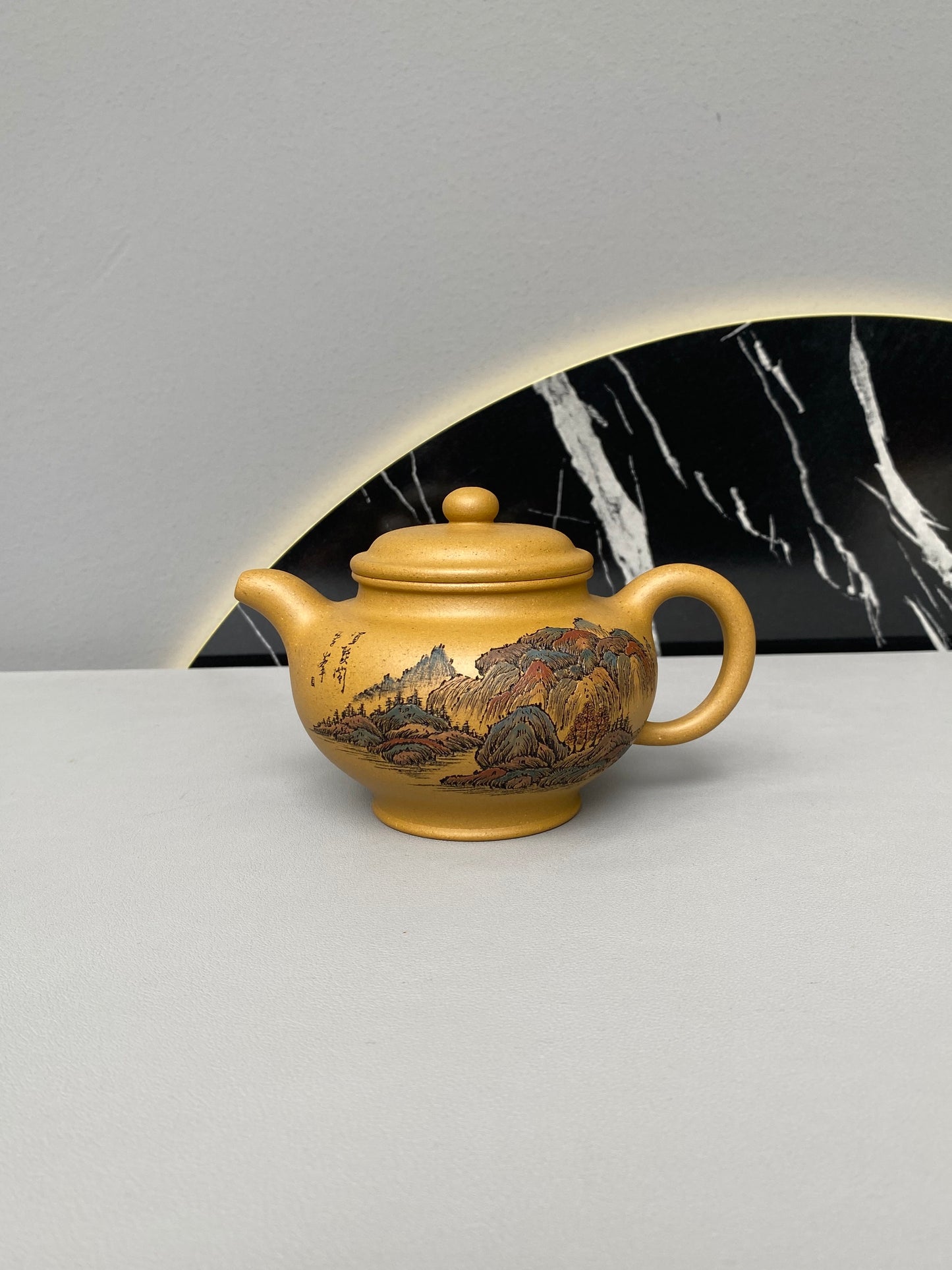 紫砂界彩刻山水标杆·李峰大师｜恭王府馆藏臻品《掇只壶》原矿优质黄金段·320cc