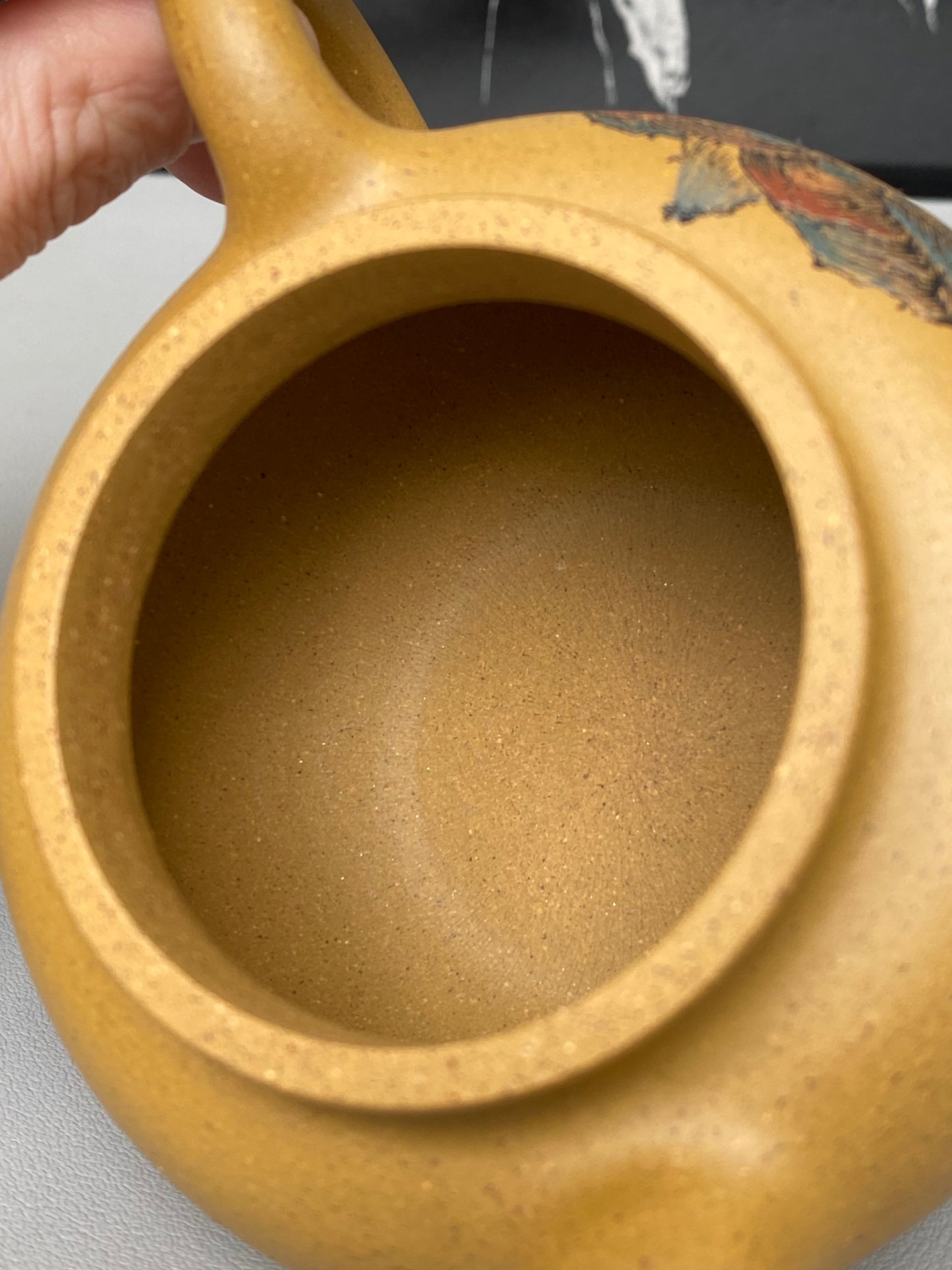 紫砂界彩刻山水标杆·李峰大师｜恭王府馆藏臻品《掇只壶》原矿优质黄金段·320cc